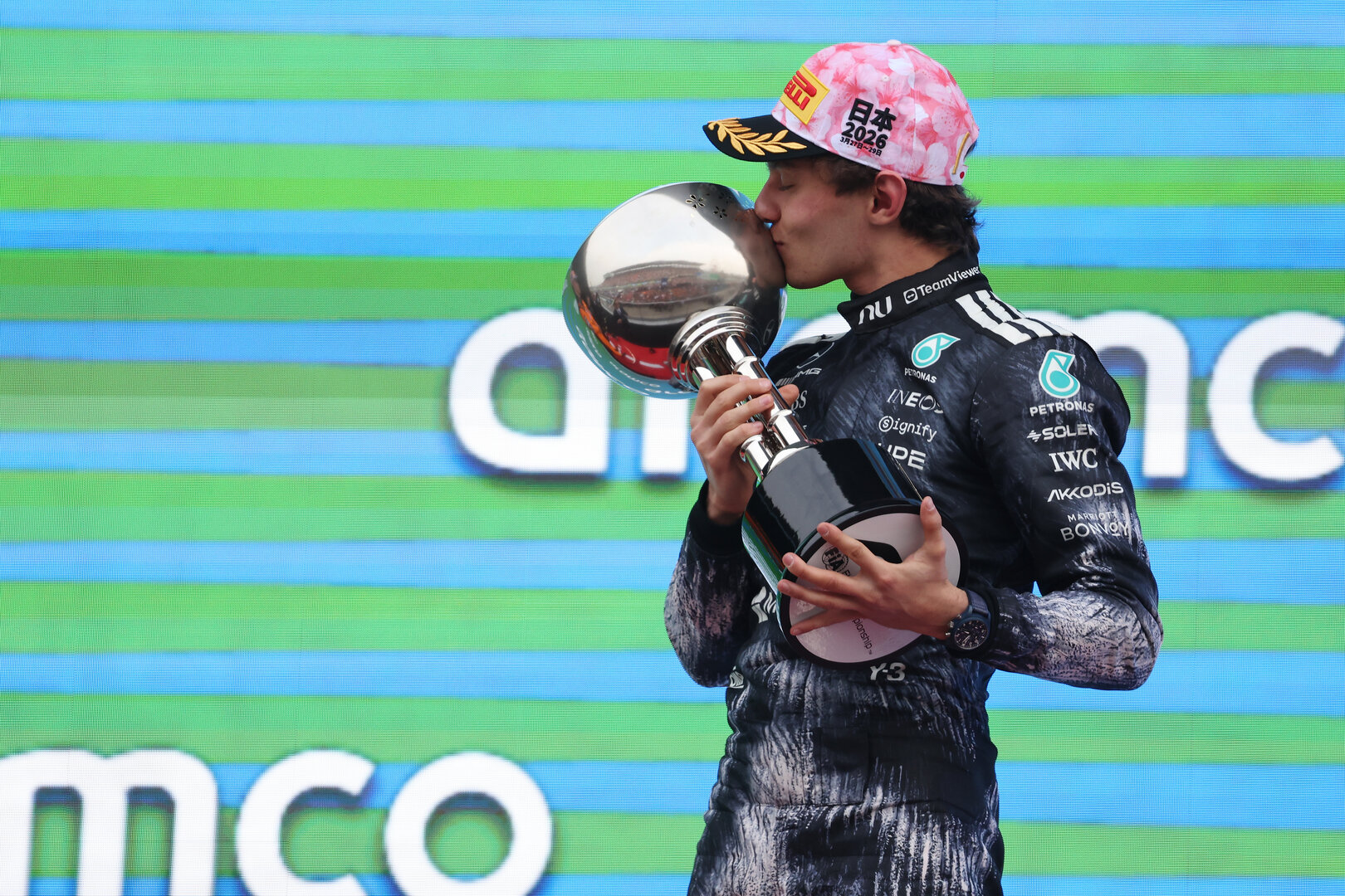 GP GIAPPONE, Gara winner Andrea Kimi Antonelli (ITA) Mercedes AMG Formula One Team celebrates on the podium.
29.03.2026. Formula 1 World Championship, Rd 3, Japanese Grand Prix, Suzuka, Japan, Gara Day.
- www.xpbimages.com, EMail: requests@xpbimages.com © Copyright: Bearne / XPB Images