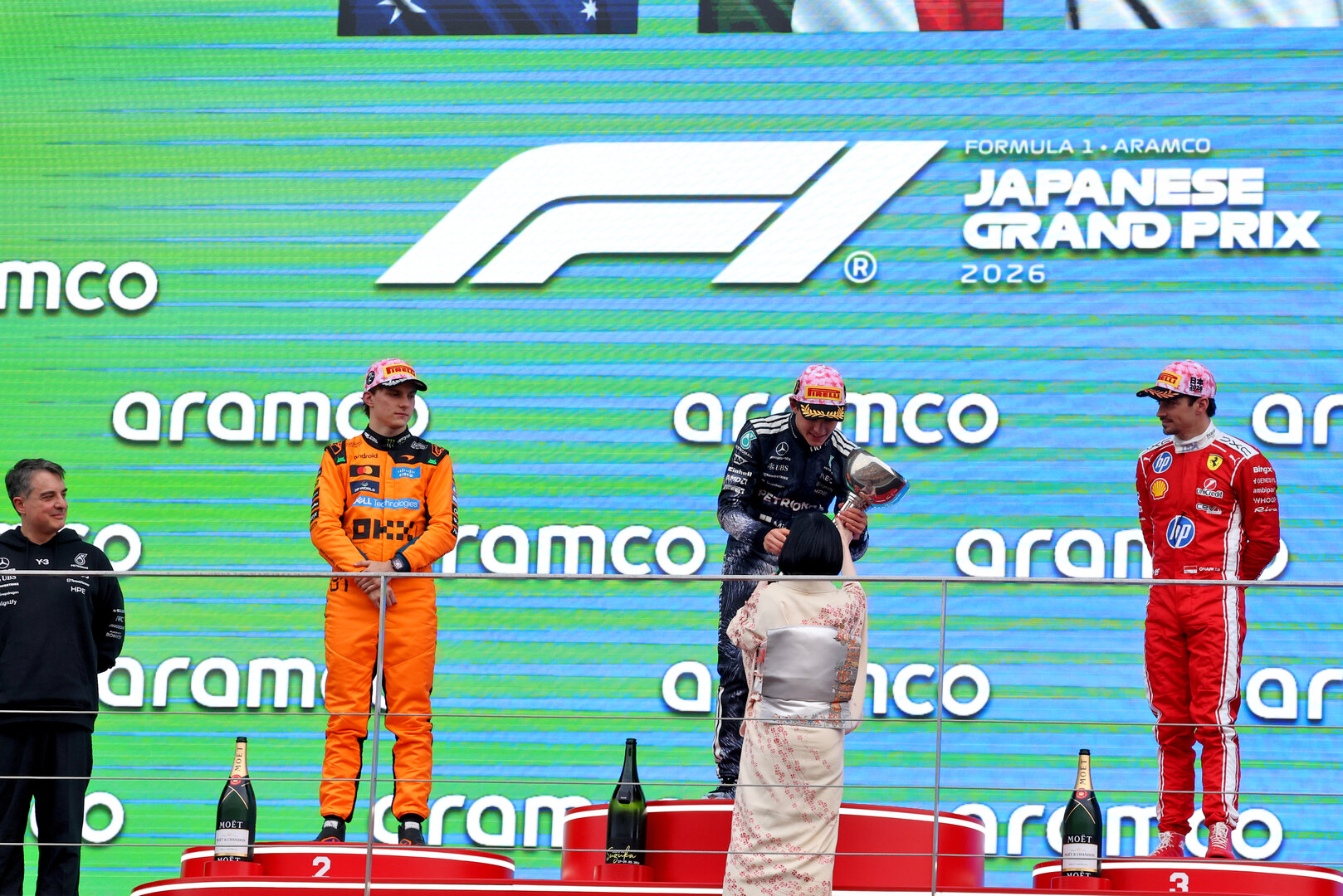 GP GIAPPONE, The podium (L to R): Giacomo Tortora (ITA) Mercedes AMG F1 Formula One Team Director of Car Design; Oscar Piastri (AUS) McLaren F1 Team, second; Andrea Kimi Antonelli (ITA) Mercedes AMG Formula One Team, vincitore; Charles Leclerc (MON) Ferrari, third.
29.03.2026. Formula 1 World Championship, Rd 3, Japanese Grand Prix, Suzuka, Japan, Gara Day.
- www.xpbimages.com, EMail: requests@xpbimages.com © Copyright: Bearne / XPB Images