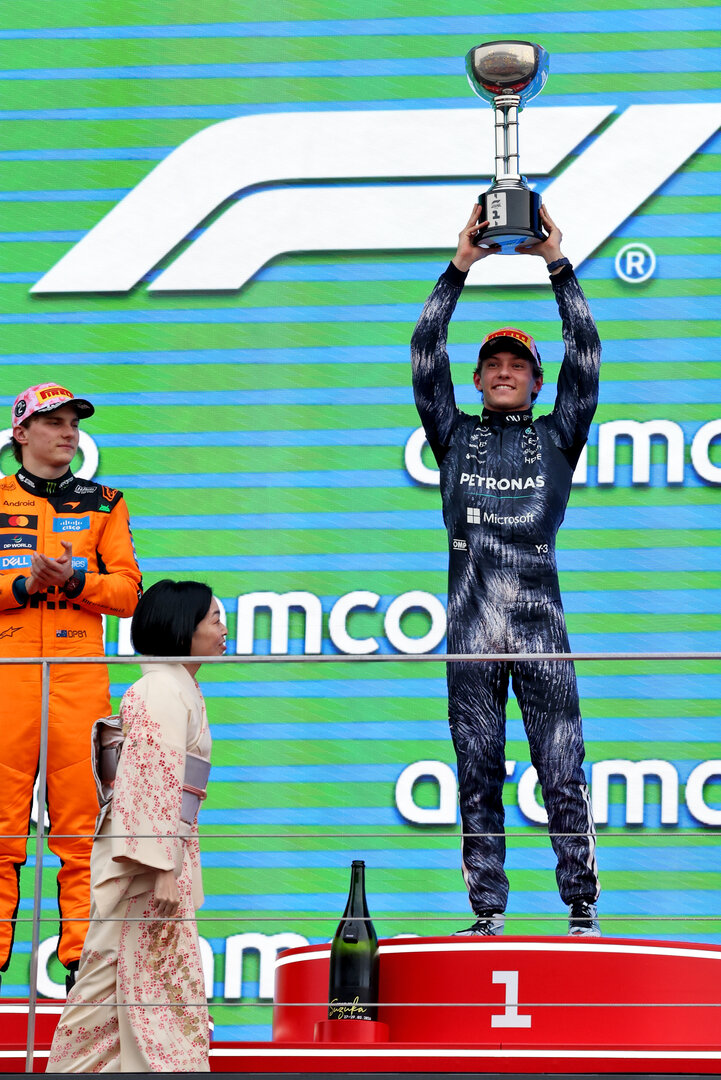 GP GIAPPONE, Gara winner Andrea Kimi Antonelli (ITA) Mercedes AMG Formula One Team celebrates on the podium.
29.03.2026. Formula 1 World Championship, Rd 3, Japanese Grand Prix, Suzuka, Japan, Gara Day.
- www.xpbimages.com, EMail: requests@xpbimages.com © Copyright: Bearne / XPB Images