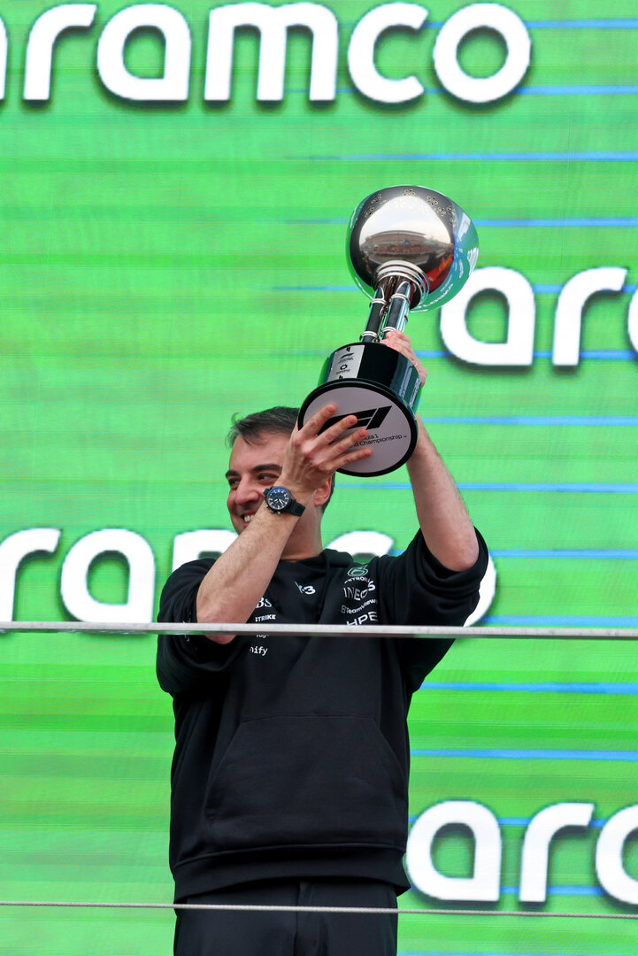 GP GIAPPONE, Giacomo Tortora (ITA) Mercedes AMG F1 Formula One Team Director of Car Design celebrates on the podium.
29.03.2026. Formula 1 World Championship, Rd 3, Japanese Grand Prix, Suzuka, Japan, Gara Day.
- www.xpbimages.com, EMail: requests@xpbimages.com © Copyright: Bearne / XPB Images