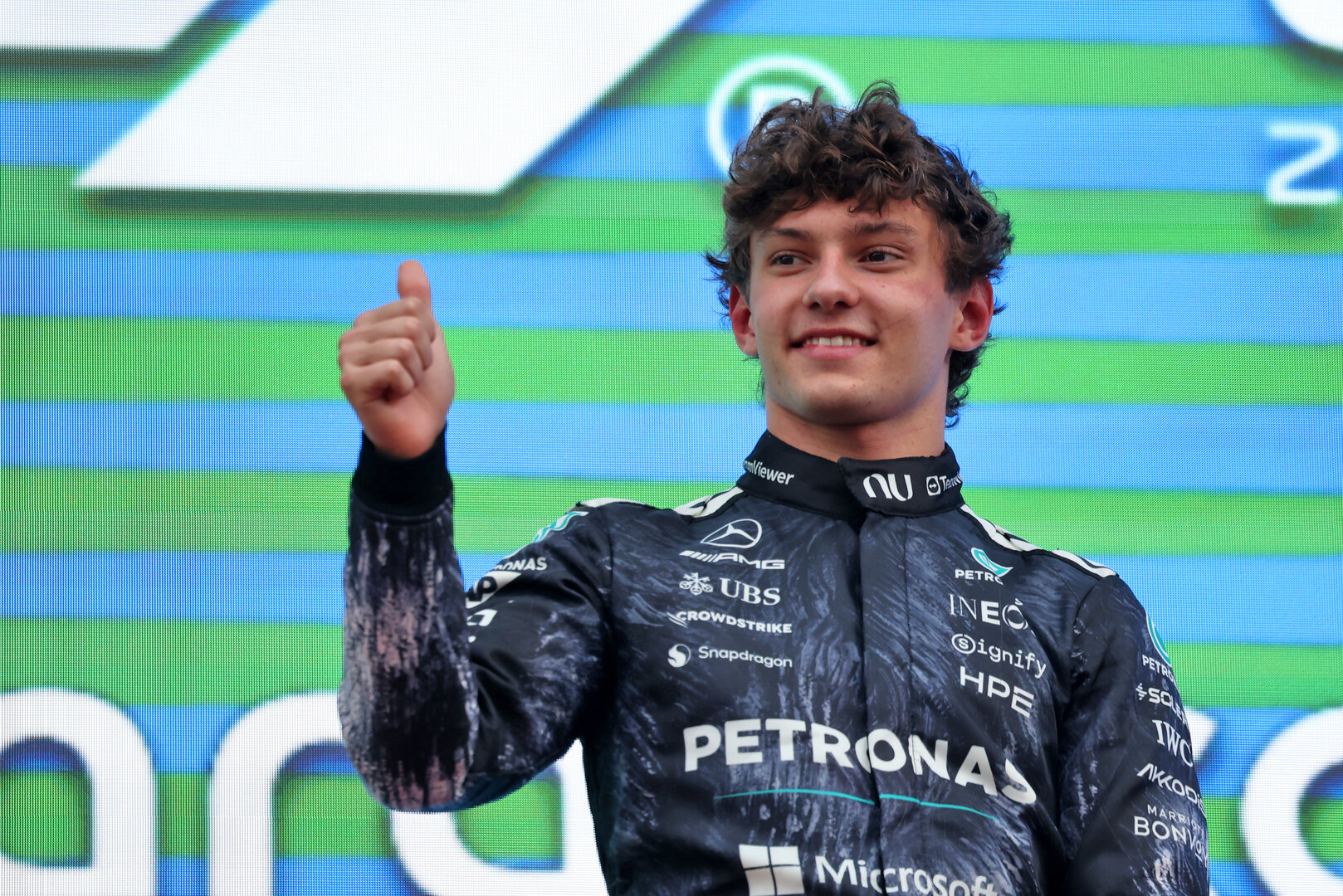 GP GIAPPONE, Gara winner Andrea Kimi Antonelli (ITA) Mercedes AMG Formula One Team celebrates on the podium.
29.03.2026. Formula 1 World Championship, Rd 3, Japanese Grand Prix, Suzuka, Japan, Gara Day.
 - www.xpbimages.com, EMail: requests@xpbimages.com © Copyright: Rew / XPB Images