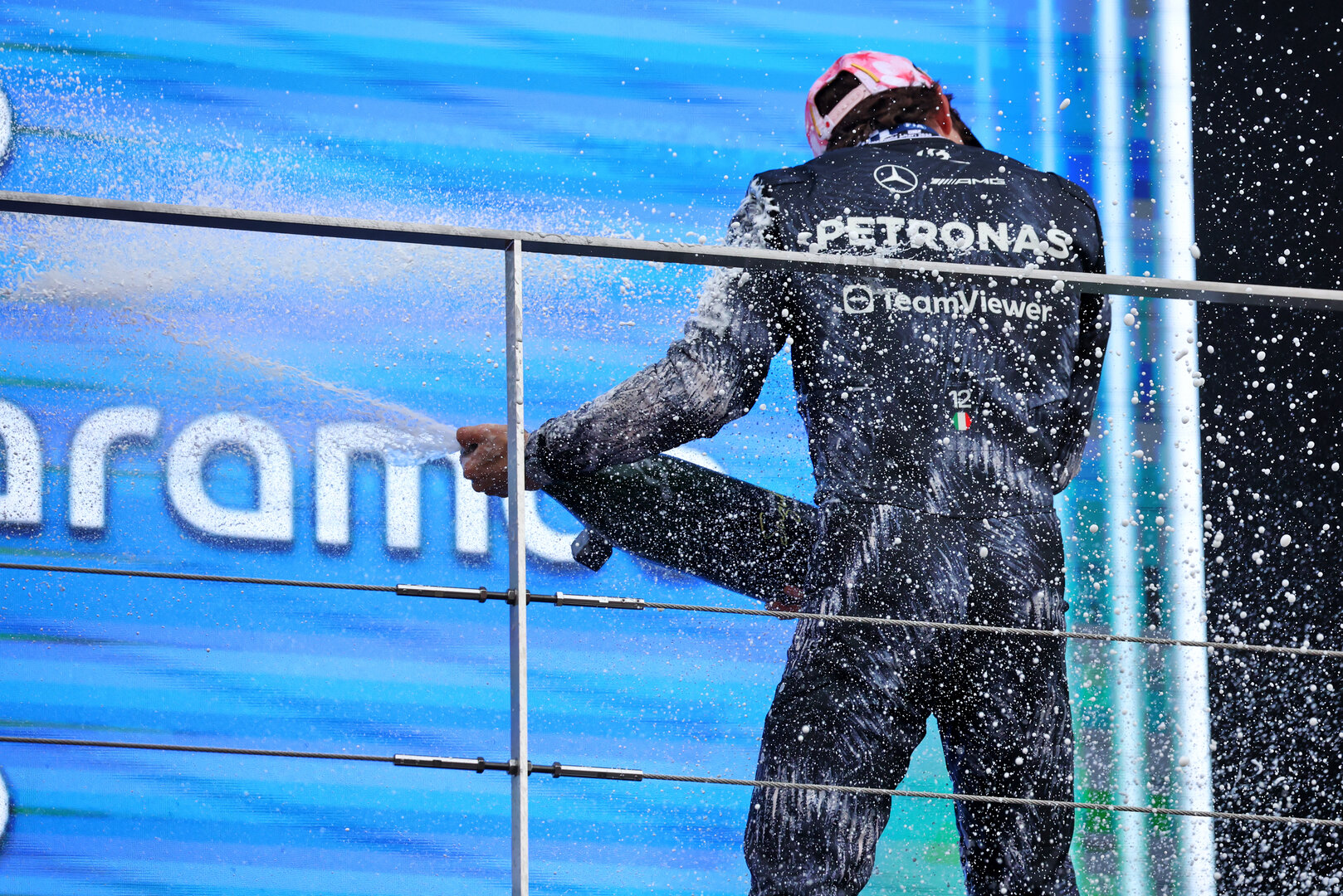 GP GIAPPONE, Gara winner Andrea Kimi Antonelli (ITA) Mercedes AMG Formula One Team celebrates on the podium.
29.03.2026. Formula 1 World Championship, Rd 3, Japanese Grand Prix, Suzuka, Japan, Gara Day.
- www.xpbimages.com, EMail: requests@xpbimages.com © Copyright: Rew / XPB Images