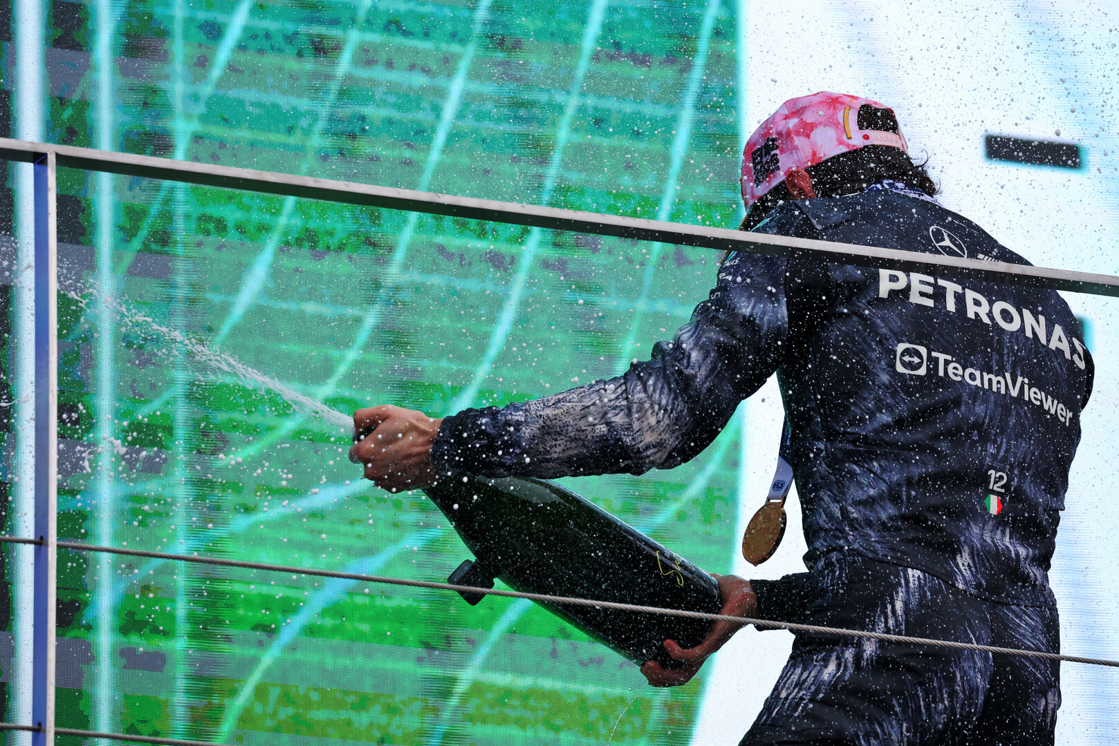 GP GIAPPONE, Gara winner Andrea Kimi Antonelli (ITA) Mercedes AMG Formula One Team celebrates on the podium.
29.03.2026. Formula 1 World Championship, Rd 3, Japanese Grand Prix, Suzuka, Japan, Gara Day.
- www.xpbimages.com, EMail: requests@xpbimages.com © Copyright: Rew / XPB Images