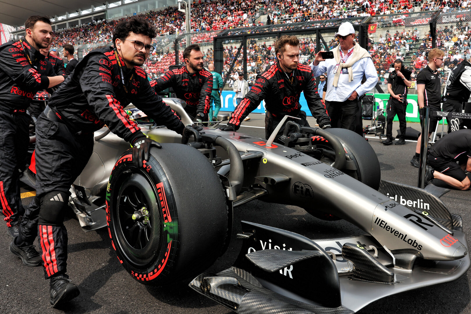GP GIAPPONE, Gabriel Bortoleto (BRA) Audi F1 Team R26 on the grid.
29.03.2026. Formula 1 World Championship, Rd 3, Japanese Grand Prix, Suzuka, Japan, Gara Day.
- www.xpbimages.com, EMail: requests@xpbimages.com © Copyright: Rew / XPB Images