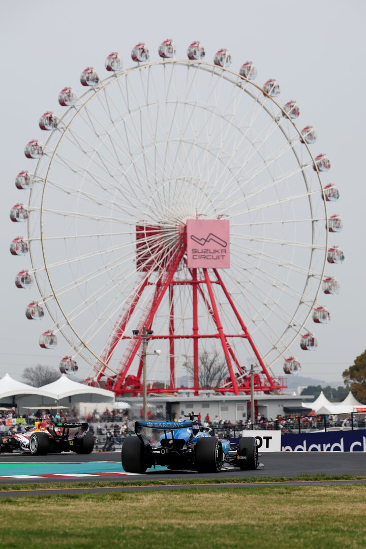 GP GIAPPONE, Carlos Sainz (ESP) Williams F1 Team FW48.
29.03.2026. Formula 1 World Championship, Rd 3, Japanese Grand Prix, Suzuka, Japan, Gara Day.
 - www.xpbimages.com, EMail: requests@xpbimages.com © Copyright: Rew / XPB Images