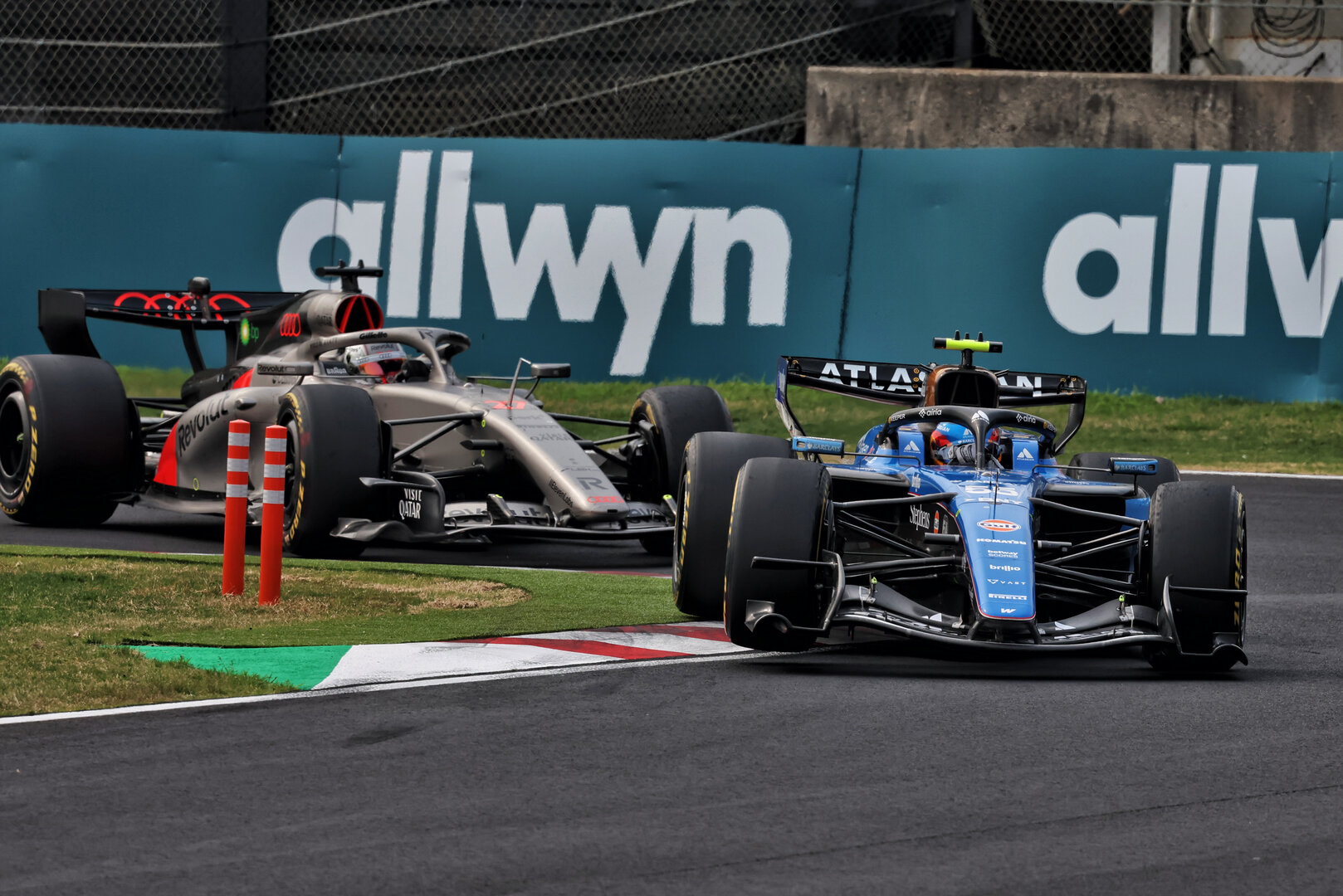 GP GIAPPONE, Carlos Sainz (ESP) Williams F1 Team FW48.
29.03.2026. Formula 1 World Championship, Rd 3, Japanese Grand Prix, Suzuka, Japan, Gara Day.
- www.xpbimages.com, EMail: requests@xpbimages.com © Copyright: Rew / XPB Images