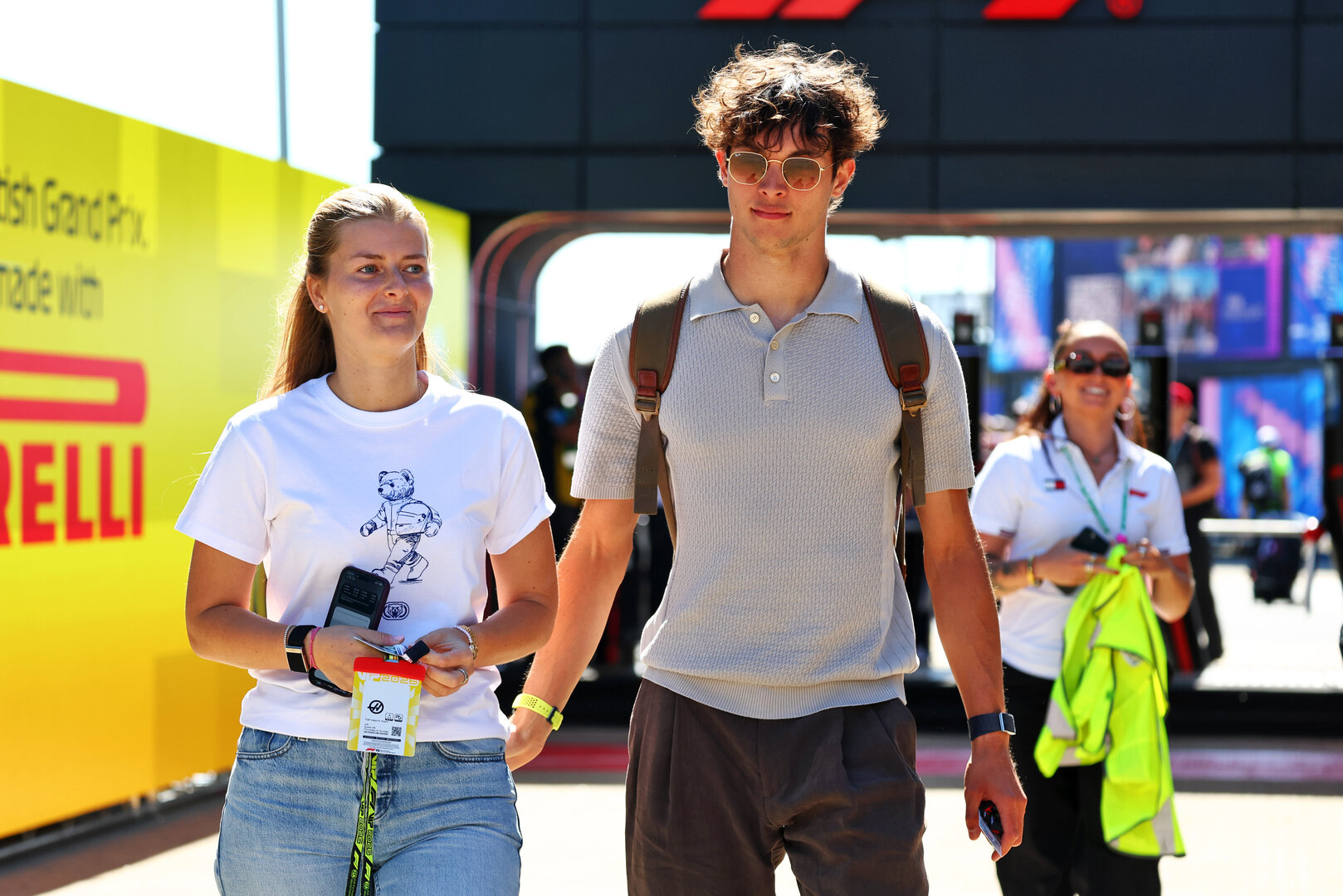 GP GRAN BRETAGNA, (L to R): Alicia Torriani with her boyfriend Oliver Bearman (GBR) Haas F1 Team.
02.07.2026. Formula 1 World Championship, Rd 9, British Grand Prix, Silverstone, England, Preparation Day.
- www.xpbimages.com, EMail: requests@xpbimages.com © Copyright: Patching / XPB Images