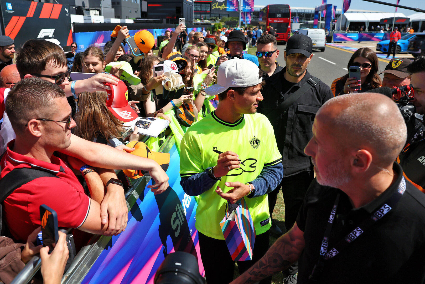 GP GRAN BRETAGNA, Lando Norris (GBR) McLaren F1 Team with fans.
02.07.2026. Formula 1 World Championship, Rd 9, British Grand Prix, Silverstone, England, Preparation Day.
 - www.xpbimages.com, EMail: requests@xpbimages.com © Copyright: Patching / XPB Images