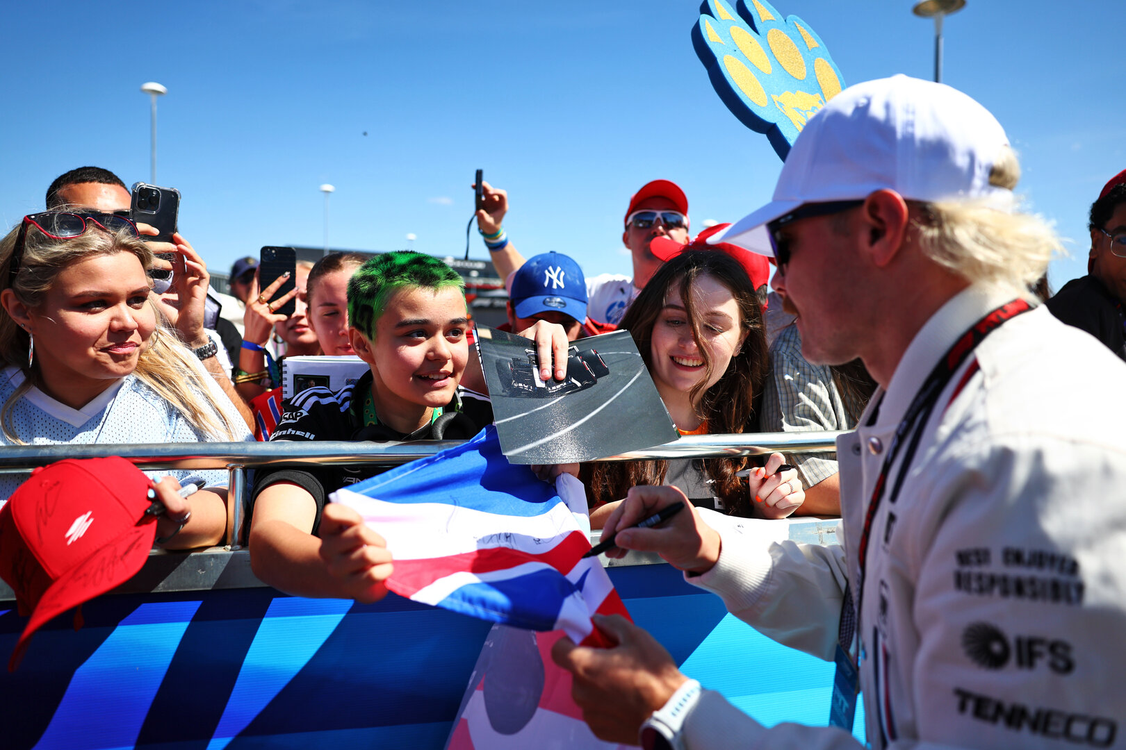 GP GRAN BRETAGNA, Valtteri Bottas (FIN) Cadillac Formula 1 Team with fans.
02.07.2026. Formula 1 World Championship, Rd 9, British Grand Prix, Silverstone, England, Preparation Day.
 - www.xpbimages.com, EMail: requests@xpbimages.com © Copyright: Patching / XPB Images