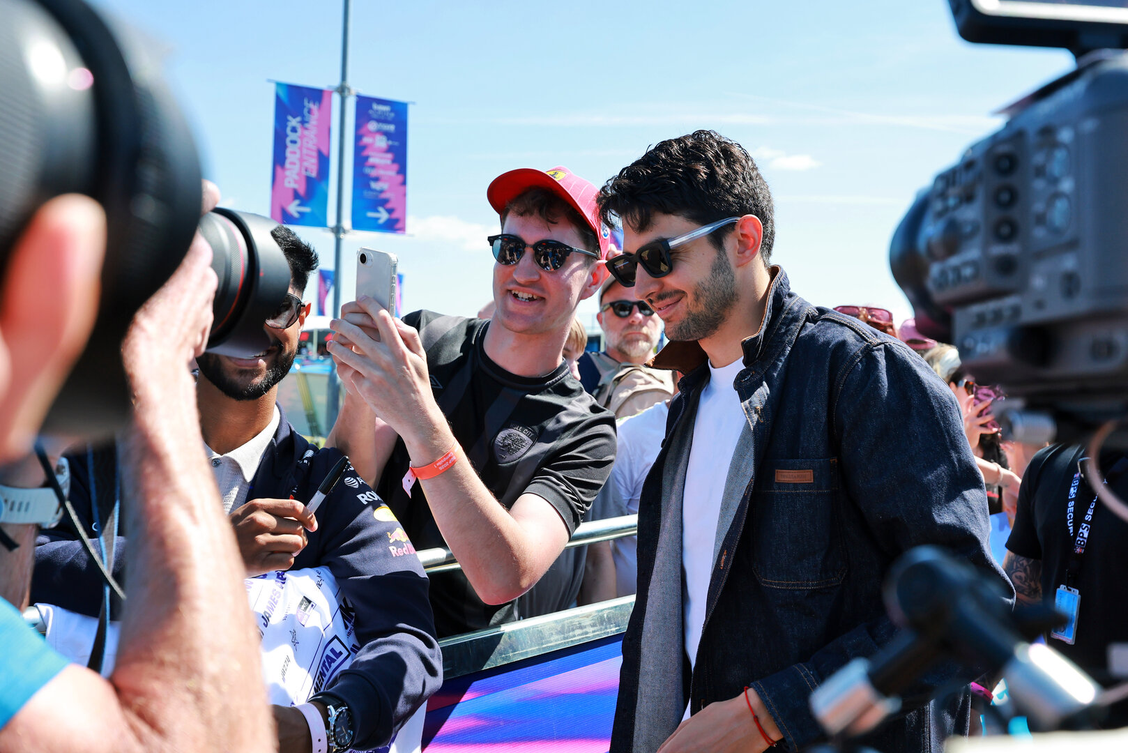 GP GRAN BRETAGNA, Esteban Ocon (FRA) Haas F1 Team with fans.
02.07.2026. Formula 1 World Championship, Rd 9, British Grand Prix, Silverstone, England, Preparation Day.
- www.xpbimages.com, EMail: requests@xpbimages.com © Copyright: Moy / XPB Images
