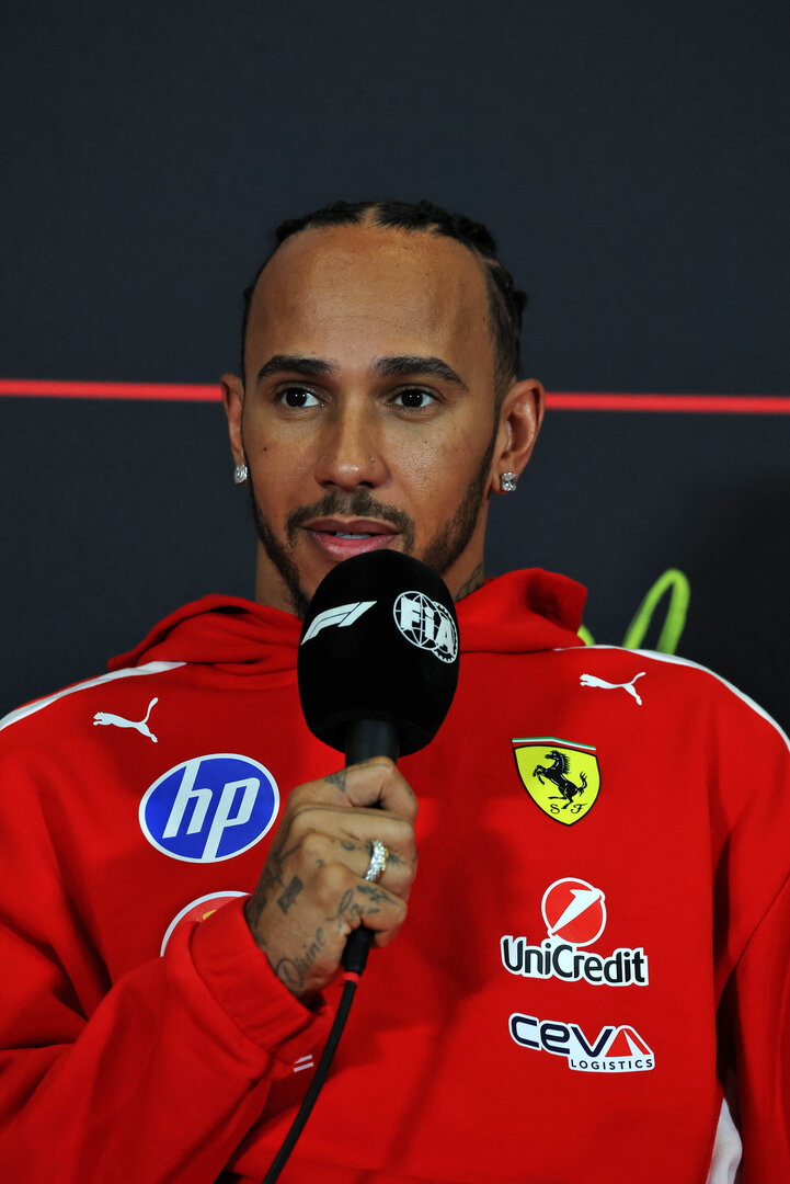GP GRAN BRETAGNA, Lewis Hamilton (GBR) Ferrari in the FIA Press Conference.
02.07.2026. Formula 1 World Championship, Rd 9, British Grand Prix, Silverstone, England, Preparation Day.
- www.xpbimages.com, EMail: requests@xpbimages.com © Copyright: Moy / XPB Images