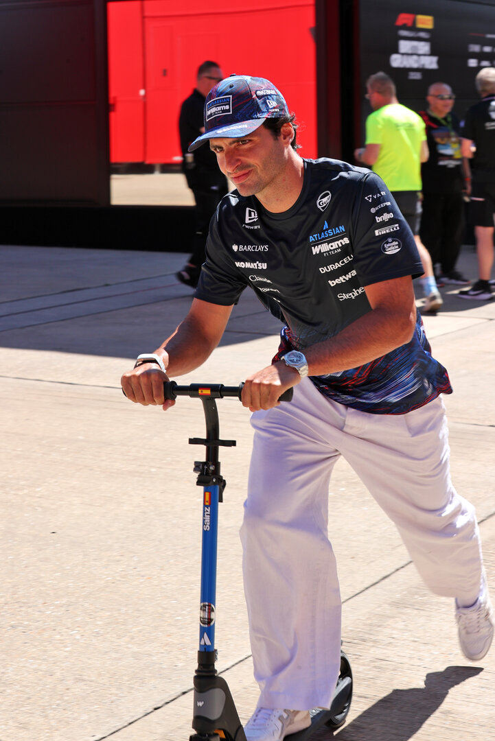 GP GRAN BRETAGNA, Carlos Sainz (ESP) Williams F1 Team.
02.07.2026. Formula 1 World Championship, Rd 9, British Grand Prix, Silverstone, England, Preparation Day.
- www.xpbimages.com, EMail: requests@xpbimages.com © Copyright: Davenport / XPB Images