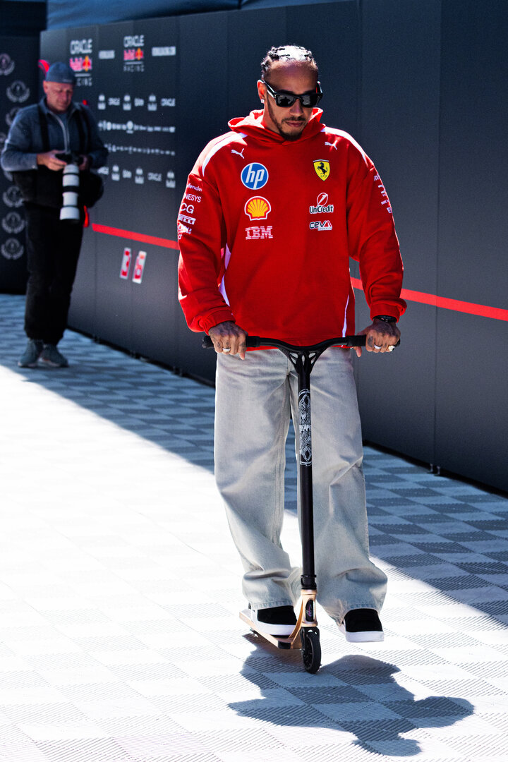 GP GRAN BRETAGNA, Lewis Hamilton (GBR) Ferrari.
02.07.2026. Formula 1 World Championship, Rd 9, British Grand Prix, Silverstone, England, Preparation Day.
- www.xpbimages.com, EMail: requests@xpbimages.com © Copyright: Davenport / XPB Images