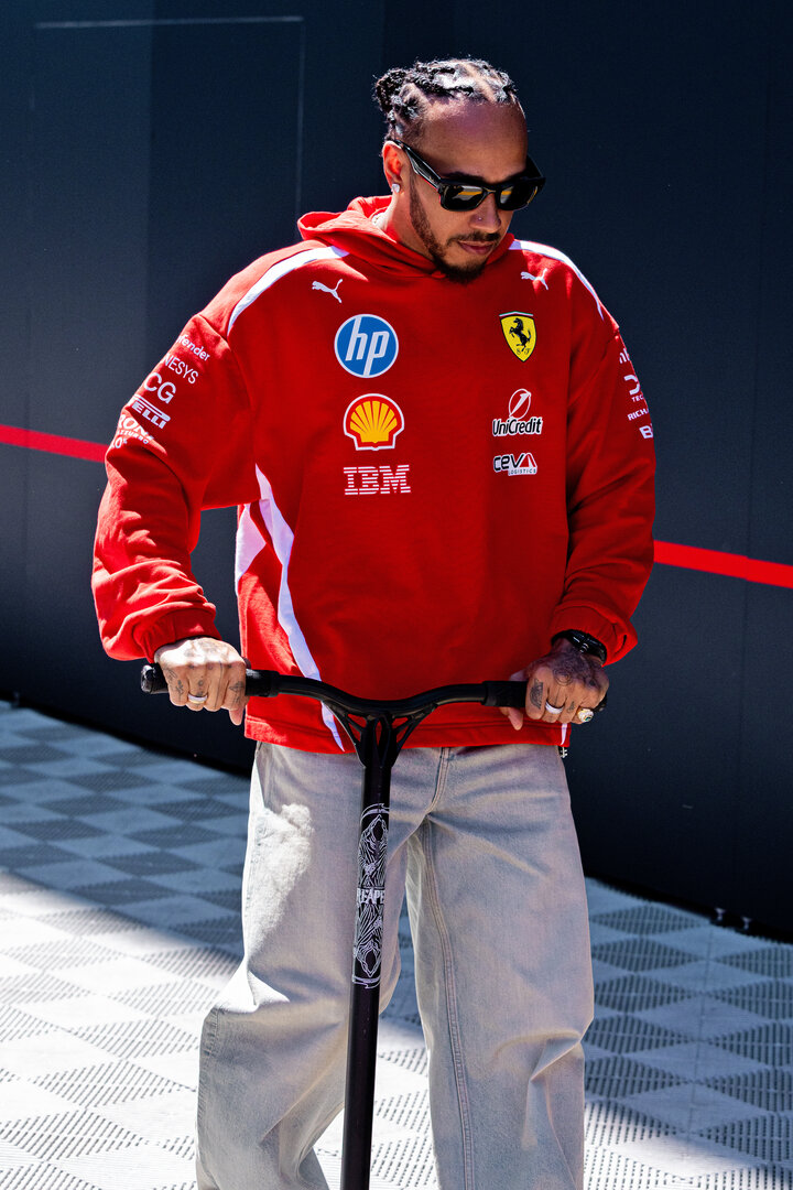 GP GRAN BRETAGNA, Lewis Hamilton (GBR) Ferrari.
02.07.2026. Formula 1 World Championship, Rd 9, British Grand Prix, Silverstone, England, Preparation Day.
- www.xpbimages.com, EMail: requests@xpbimages.com © Copyright: Davenport / XPB Images
