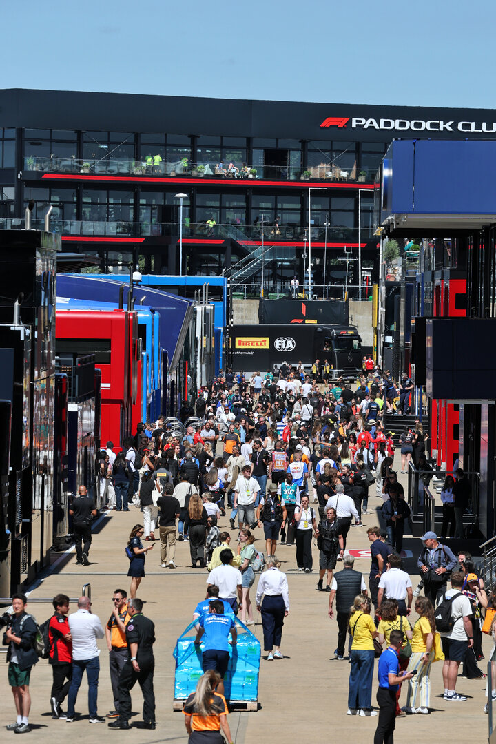 GP GRAN BRETAGNA, Paddock Atmosfera.
02.07.2026. Formula 1 World Championship, Rd 9, British Grand Prix, Silverstone, England, Preparation Day.
- www.xpbimages.com, EMail: requests@xpbimages.com © Copyright: Moy / XPB Images