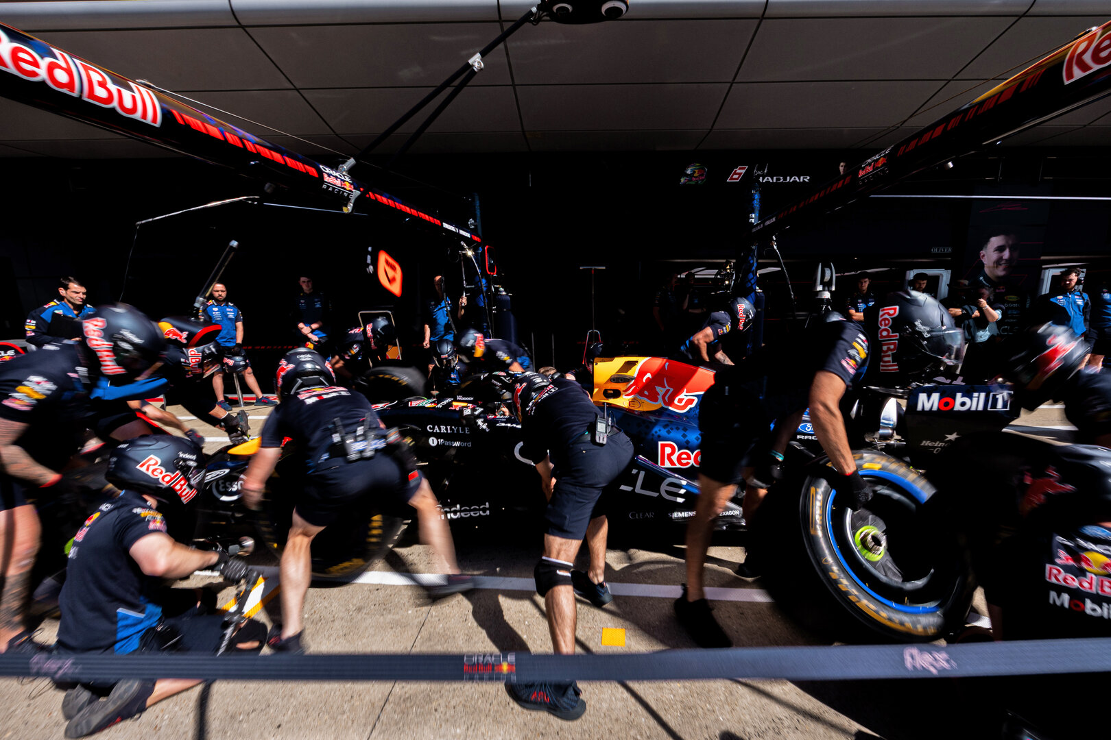 GP GRAN BRETAGNA, Red Bull Racing practices a pit stop.
02.07.2026. Formula 1 World Championship, Rd 9, British Grand Prix, Silverstone, England, Preparation Day.
 - www.xpbimages.com, EMail: requests@xpbimages.com © Copyright: Denny / XPB Images