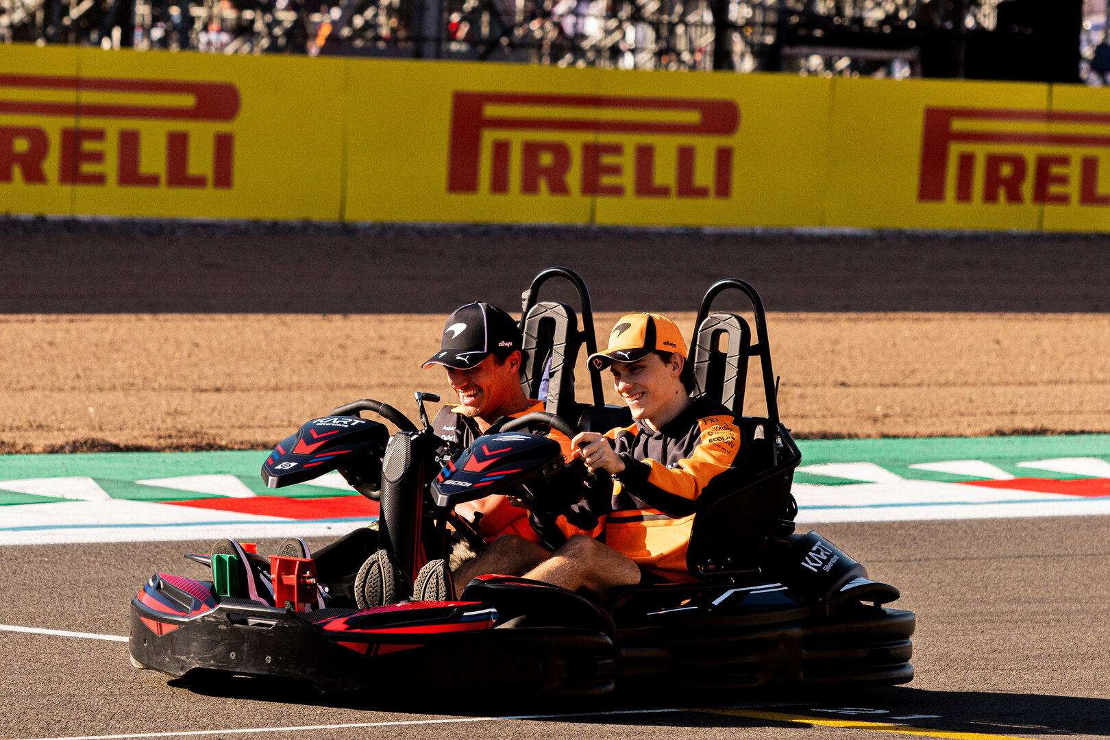 GP GRAN BRETAGNA, (L to R): Lando Norris (GBR) McLaren F1 Team e team mate Oscar Piastri (AUS) McLaren F1 Team karting.
02.07.2026. Formula 1 World Championship, Rd 9, British Grand Prix, Silverstone, England, Preparation Day.
 - www.xpbimages.com, EMail: requests@xpbimages.com © Copyright: Denny / XPB Images