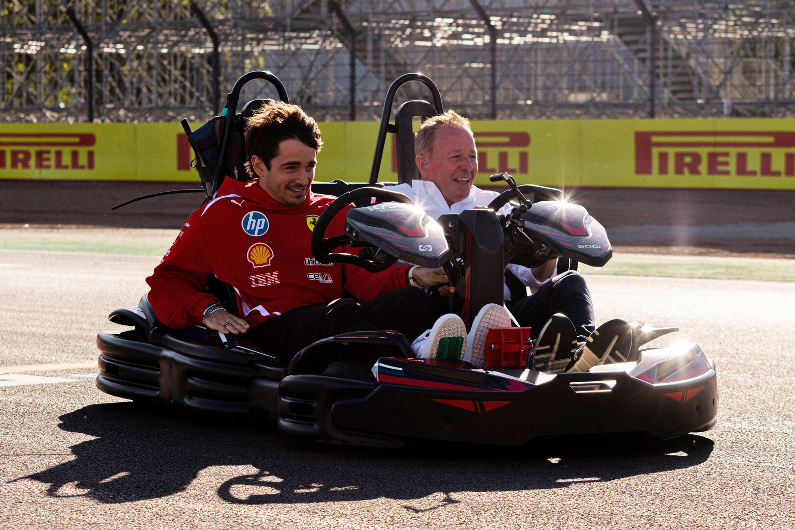 GP GRAN BRETAGNA, (L to R): Charles Leclerc (MON) Ferrari e Martin Brundle (GBR) Sky Sports F1 Commentator karting.
02.07.2026. Formula 1 World Championship, Rd 9, British Grand Prix, Silverstone, England, Preparation Day.
 - www.xpbimages.com, EMail: requests@xpbimages.com © Copyright: Denny / XPB Images