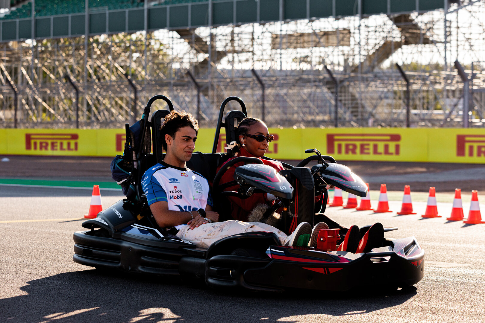GP GRAN BRETAGNA, (L to R): Arvid Lindblad (GBR) Racing Bulls Formula One Team e Naomi Schiff (RWA) / (BEL) Sky Sports F1 Presenter karting.
02.07.2026. Formula 1 World Championship, Rd 9, British Grand Prix, Silverstone, England, Preparation Day.
- www.xpbimages.com, EMail: requests@xpbimages.com © Copyright: Denny / XPB Images