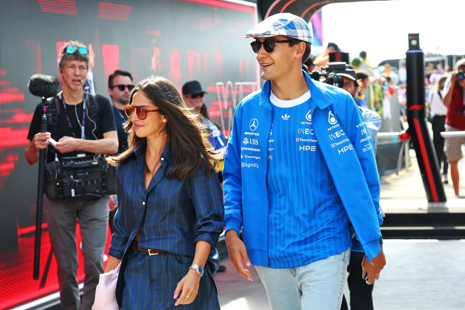 GP GRAN BRETAGNA, (L to R): Carmen Montero Mundt with her boyfriend George Russell (GBR) Mercedes AMG Formula One Team.
03.07.2026. Formula 1 World Championship, Rd 9, British Grand Prix, Silverstone, England, Sprint Qualifiche Day.
- www.xpbimages.com, EMail: requests@xpbimages.com © Copyright: Bearne / XPB Images
