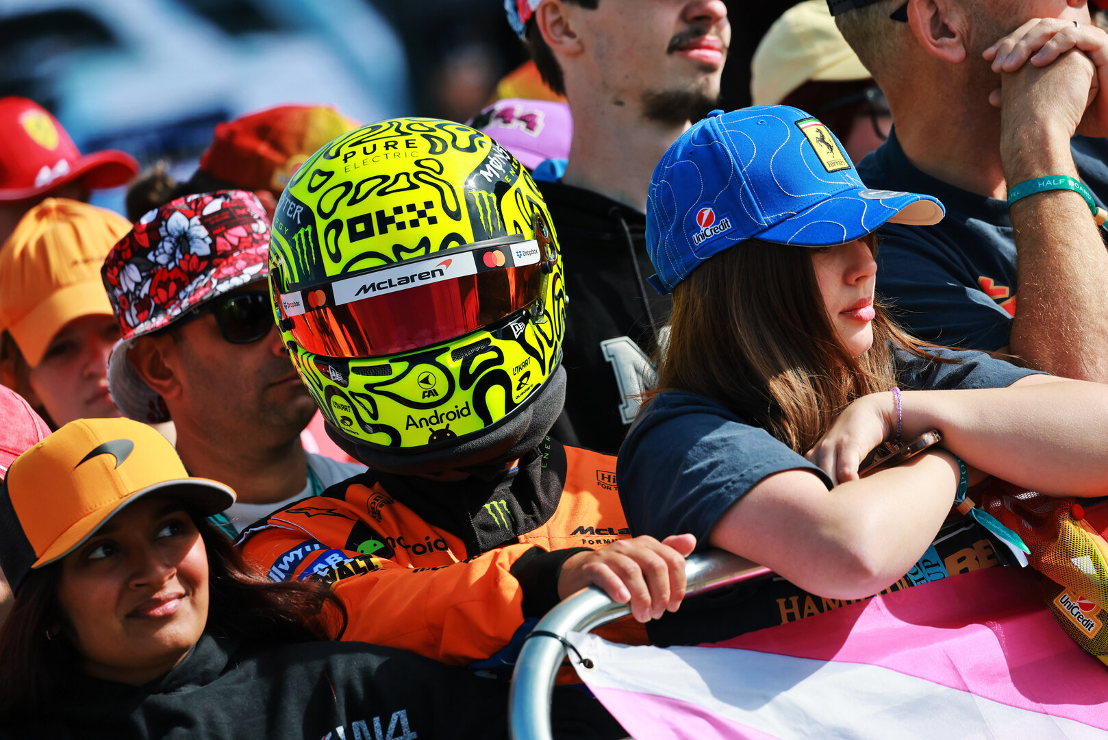 GP GRAN BRETAGNA, Circuit Atmosfera - Lando Norris (GBR) McLaren F1 Team fan.
03.07.2026. Formula 1 World Championship, Rd 9, British Grand Prix, Silverstone, England, Sprint Qualifiche Day.
- www.xpbimages.com, EMail: requests@xpbimages.com © Copyright: Charniaux / XPB Images