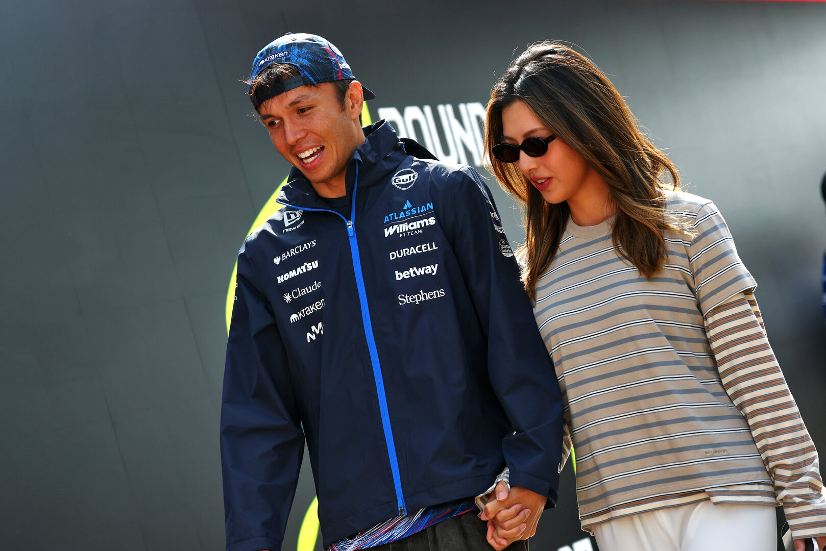 GP GRAN BRETAGNA, (L to R): Alexander Albon (THA) Williams F1 Team with Domenica Muni Lily He (CHN) Professional Golfer.
03.07.2026. Formula 1 World Championship, Rd 9, British Grand Prix, Silverstone, England, Sprint Qualifiche Day.
- www.xpbimages.com, EMail: requests@xpbimages.com © Copyright: Bearne / XPB Images