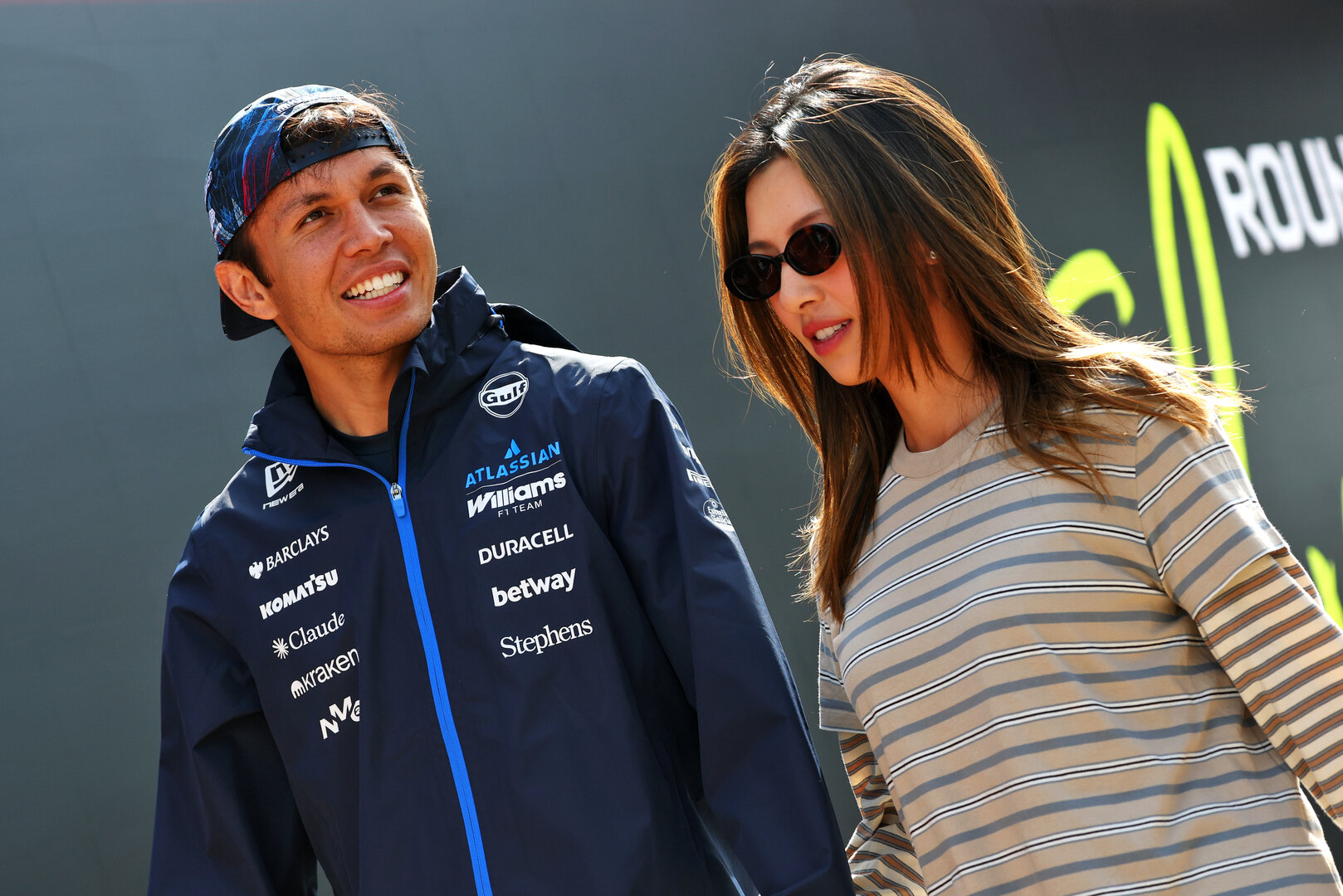 GP GRAN BRETAGNA, (L to R): Alexander Albon (THA) Williams F1 Team with Domenica Muni Lily He (CHN) Professional Golfer.
03.07.2026. Formula 1 World Championship, Rd 9, British Grand Prix, Silverstone, England, Sprint Qualifiche Day.
- www.xpbimages.com, EMail: requests@xpbimages.com © Copyright: Bearne / XPB Images