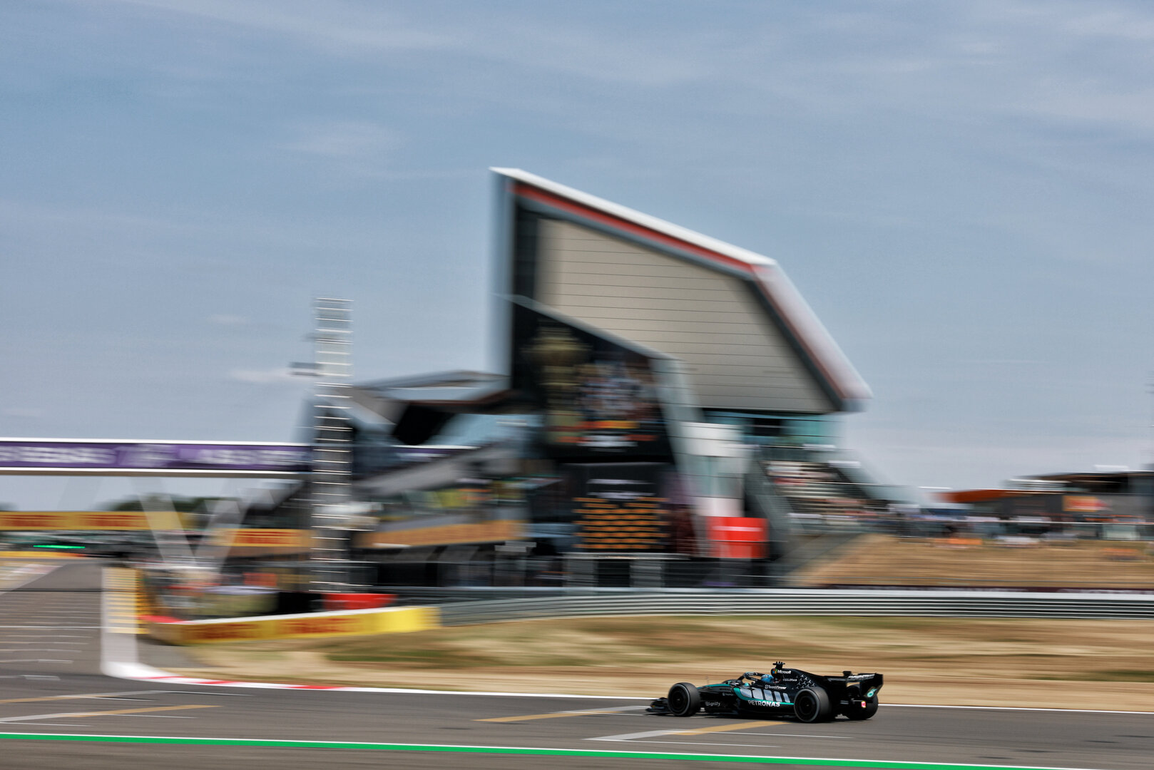 GP GRAN BRETAGNA, George Russell (GBR) Mercedes AMG Formula One Team W17.
03.07.2026. Formula 1 World Championship, Rd 9, British Grand Prix, Silverstone, England, Sprint Qualifiche Day.
- www.xpbimages.com, EMail: requests@xpbimages.com © Copyright: Moy / XPB Images