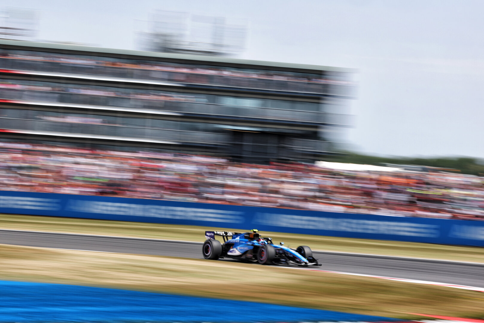 GP GRAN BRETAGNA, Carlos Sainz (ESP) Williams F1 Team FW48.
03.07.2026. Formula 1 World Championship, Rd 9, British Grand Prix, Silverstone, England, Sprint Qualifiche Day.
- www.xpbimages.com, EMail: requests@xpbimages.com © Copyright: Bearne / XPB Images
