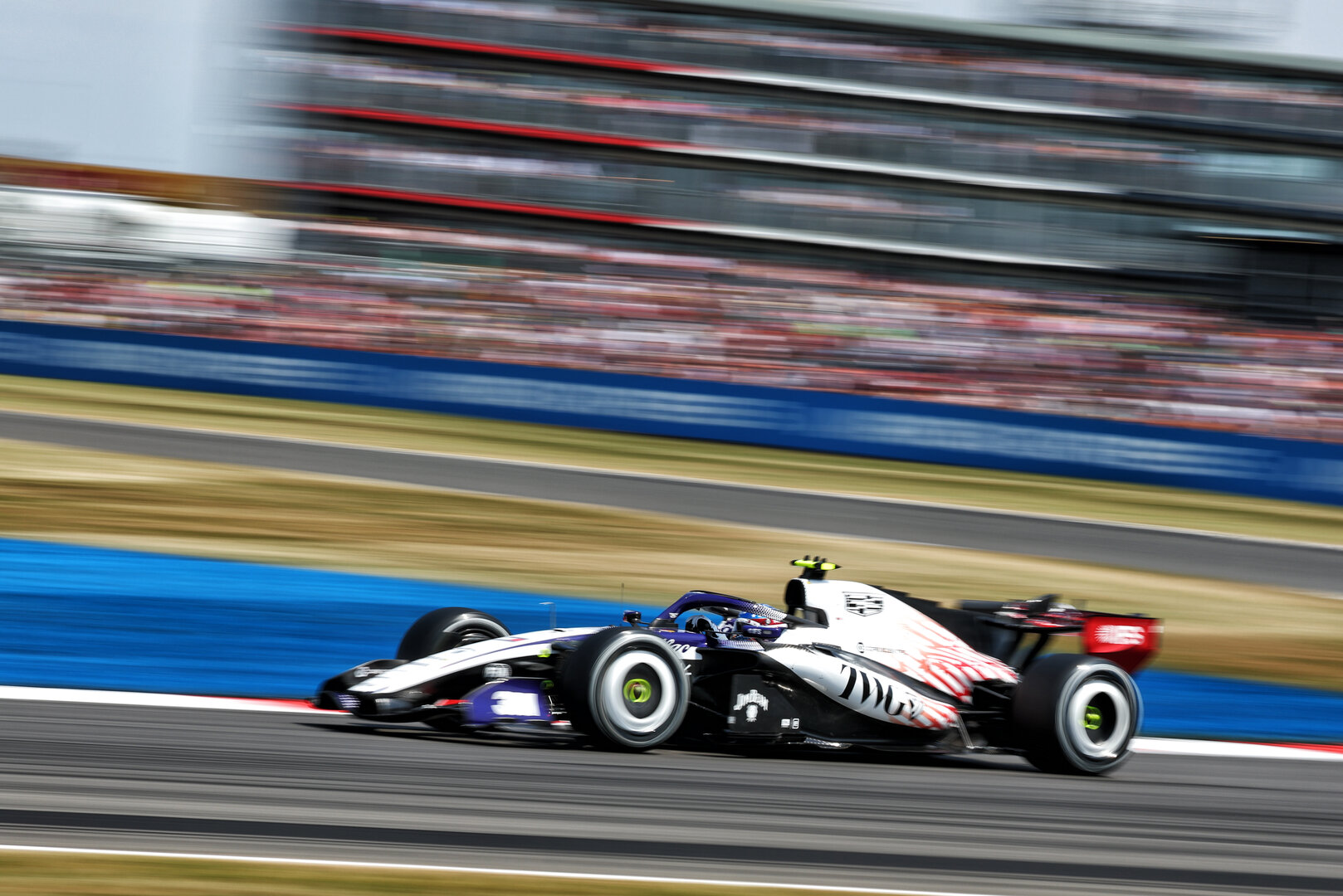 GP GRAN BRETAGNA, Valtteri Bottas (FIN) Cadillac Formula 1 Team MAC-26.
03.07.2026. Formula 1 World Championship, Rd 9, British Grand Prix, Silverstone, England, Sprint Qualifiche Day.
- www.xpbimages.com, EMail: requests@xpbimages.com © Copyright: Bearne / XPB Images
