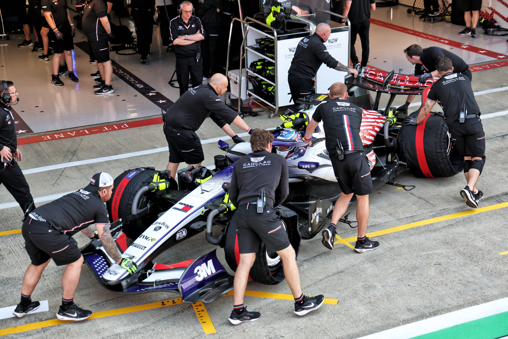 GP GRAN BRETAGNA, Valtteri Bottas (FIN) Cadillac Formula 1 Team MAC-26 in the pits.
03.07.2026. Formula 1 World Championship, Rd 9, British Grand Prix, Silverstone, England, Sprint Qualifiche Day.
- www.xpbimages.com, EMail: requests@xpbimages.com © Copyright: Batchelor / XPB Images