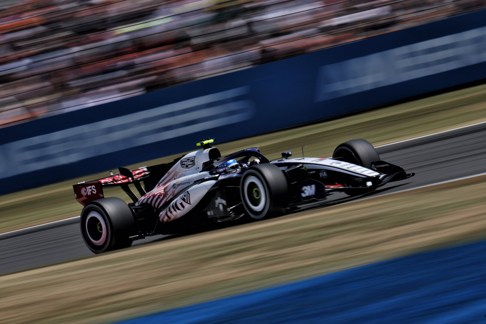GP GRAN BRETAGNA, Valtteri Bottas (FIN) Cadillac Formula 1 Team MAC-26.
03.07.2026. Formula 1 World Championship, Rd 9, British Grand Prix, Silverstone, England, Sprint Qualifiche Day.
- www.xpbimages.com, EMail: requests@xpbimages.com © Copyright: Charniaux / XPB Images