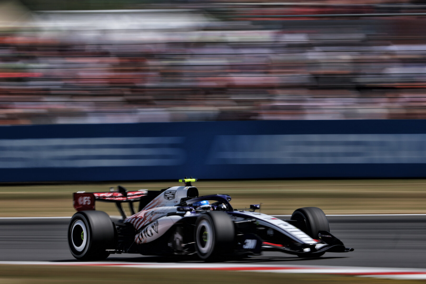 GP GRAN BRETAGNA, Valtteri Bottas (FIN) Cadillac Formula 1 Team MAC-26.
03.07.2026. Formula 1 World Championship, Rd 9, British Grand Prix, Silverstone, England, Sprint Qualifiche Day.
- www.xpbimages.com, EMail: requests@xpbimages.com © Copyright: Charniaux / XPB Images