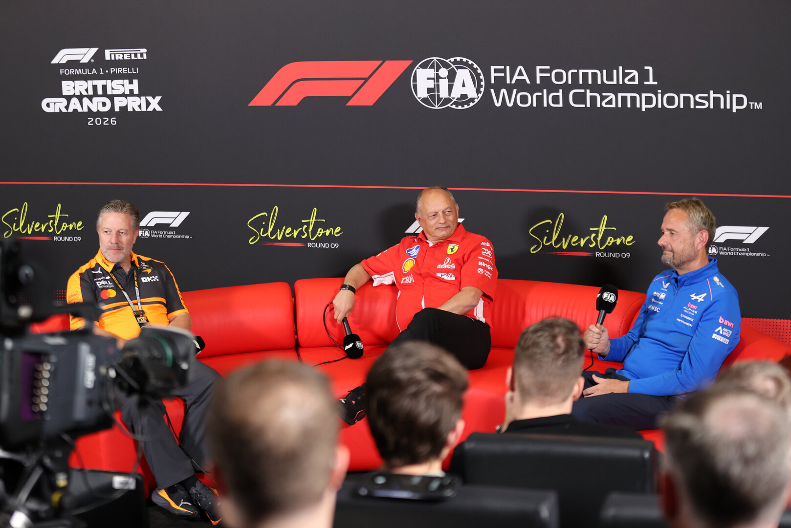 GP GRAN BRETAGNA, (L to R): Zak Brown (USA) McLaren F1 Team Executive Director; Frederic Vasseur (FRA) Ferrari Team Principal; e Steve Nielsen (GBR) Alpine F1 Team Managing Director in the FIA Press Conference.
03.07.2026. Formula 1 World Championship, Rd 9, British Grand Prix, Silverstone, England, Sprint Qualifiche Day.
- www.xpbimages.com, EMail: requests@xpbimages.com © Copyright: Davenport / XPB Images