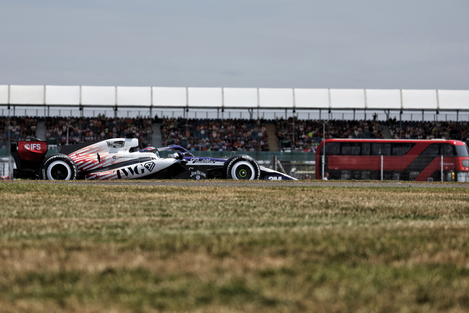 GP GRAN BRETAGNA, Sergio Perez (MEX) Cadillac Formula 1 Team MAC-26.
03.07.2026. Formula 1 World Championship, Rd 9, British Grand Prix, Silverstone, England, Sprint Qualifiche Day.
- www.xpbimages.com, EMail: requests@xpbimages.com © Copyright: Dunbar / XPB Images