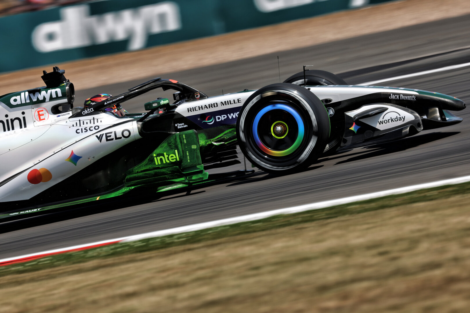 GP GRAN BRETAGNA, Oscar Piastri (AUS) McLaren F1 Team MCL40.
03.07.2026. Formula 1 World Championship, Rd 9, British Grand Prix, Silverstone, England, Sprint Qualifiche Day.
- www.xpbimages.com, EMail: requests@xpbimages.com © Copyright: Dunbar / XPB Images