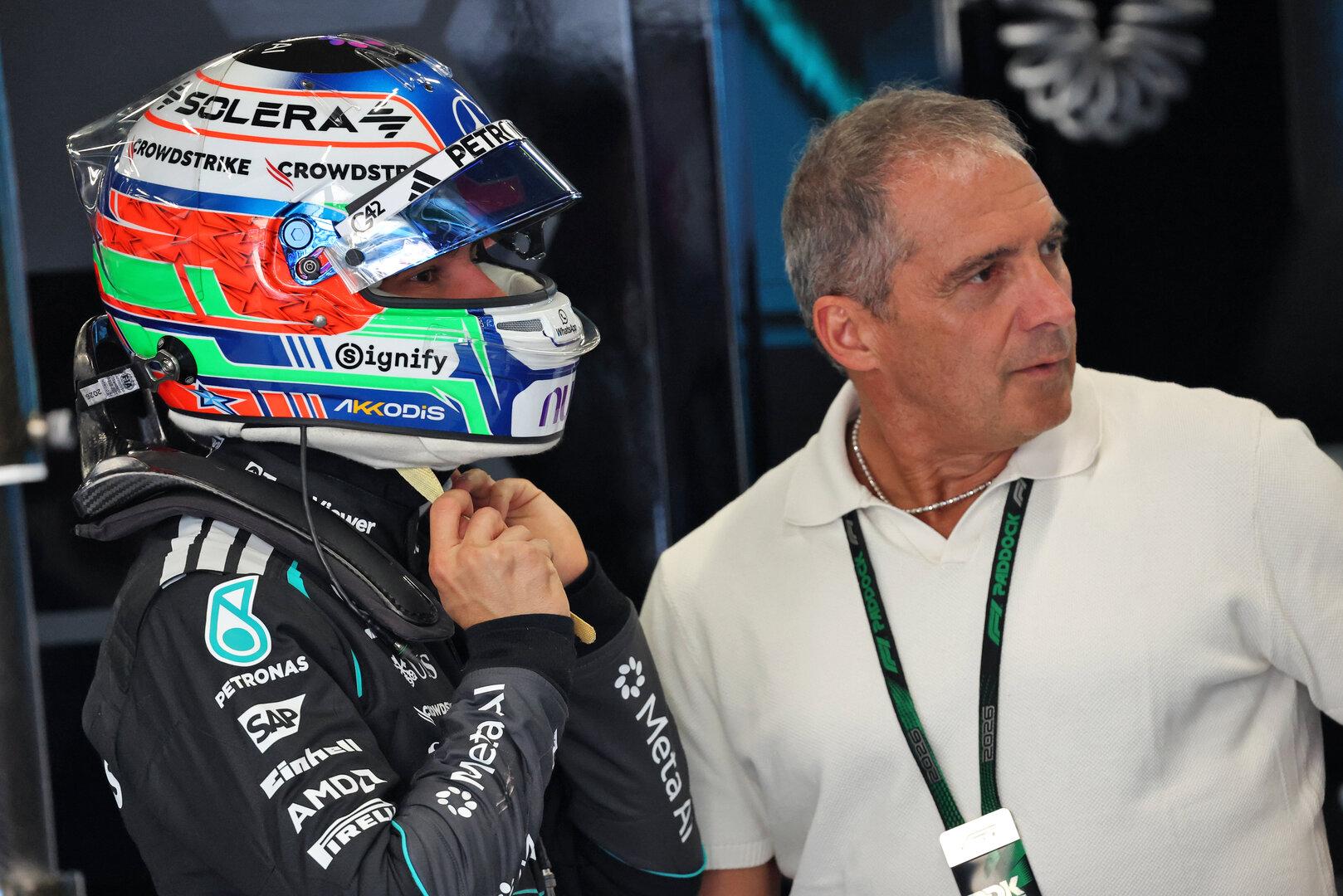 GP GRAN BRETAGNA, (L to R): Andrea Kimi Antonelli (ITA) Mercedes AMG Formula One Team with his father Marco Antonelli (ITA).
03.07.2026. Formula 1 World Championship, Rd 9, British Grand Prix, Silverstone, England, Sprint Qualifiche Day.
- www.xpbimages.com, EMail: requests@xpbimages.com © Copyright: Batchelor / XPB Images