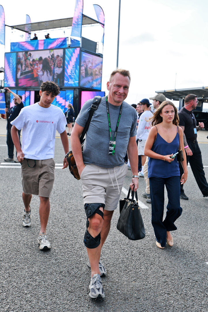 GP GRAN BRETAGNA, Stefan Lindblad, father of Arvid Lindblad (GBR) Racing Bulls Formula One Team. with his son Stefan (Left).
03.07.2026. Formula 1 World Championship, Rd 9, British Grand Prix, Silverstone, England, Sprint Qualifiche Day.
- www.xpbimages.com, EMail: requests@xpbimages.com © Copyright: Moy / XPB Images