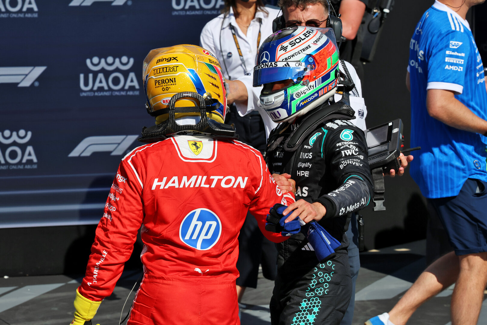 GP GRAN BRETAGNA, (L to R): Lewis Hamilton (GBR) Ferrari celebrates his pole position  in Sprint qualifying parc ferme with second placed Andrea Kimi Antonelli (ITA) Mercedes AMG Formula One Team.
03.07.2026. Formula 1 World Championship, Rd 9, British Grand Prix, Silverstone, England, Sprint Qualifiche Day.
- www.xpbimages.com, EMail: requests@xpbimages.com © Copyright: Batchelor / XPB Images