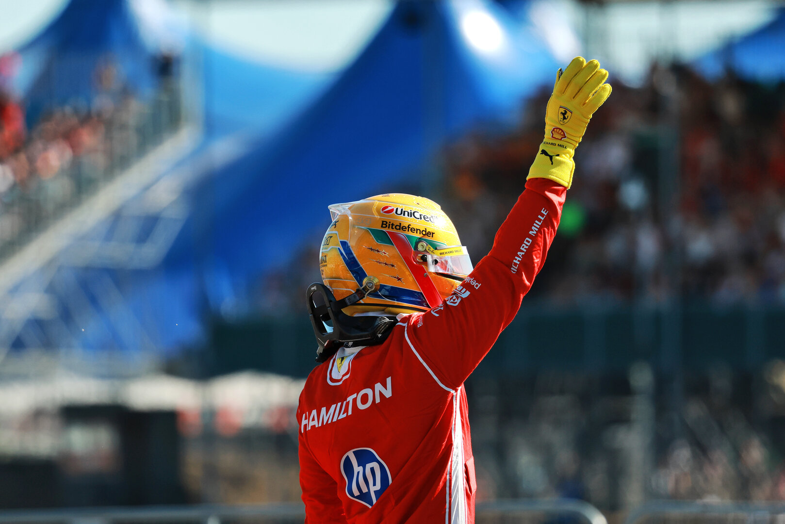 GP GRAN BRETAGNA, Lewis Hamilton (GBR) Ferrari celebrates his pole position in Sprint  qualifying parc ferme.
03.07.2026. Formula 1 World Championship, Rd 9, British Grand Prix, Silverstone, England, Sprint Qualifiche Day.
- www.xpbimages.com, EMail: requests@xpbimages.com © Copyright: Charniaux / XPB Images