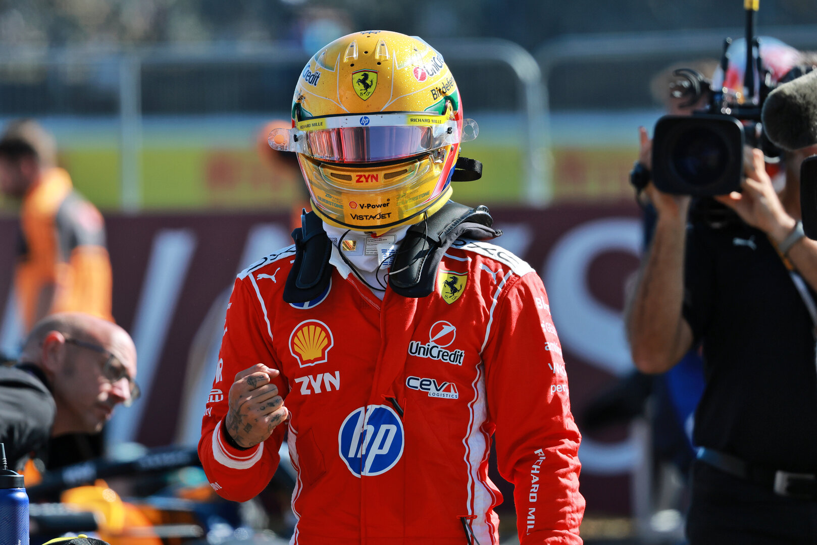 GP GRAN BRETAGNA, Lewis Hamilton (GBR) Ferrari celebrates his pole position in Sprint qualifying parc ferme.
03.07.2026. Formula 1 World Championship, Rd 9, British Grand Prix, Silverstone, England, Sprint Qualifiche Day.
- www.xpbimages.com, EMail: requests@xpbimages.com © Copyright: Charniaux / XPB Images
