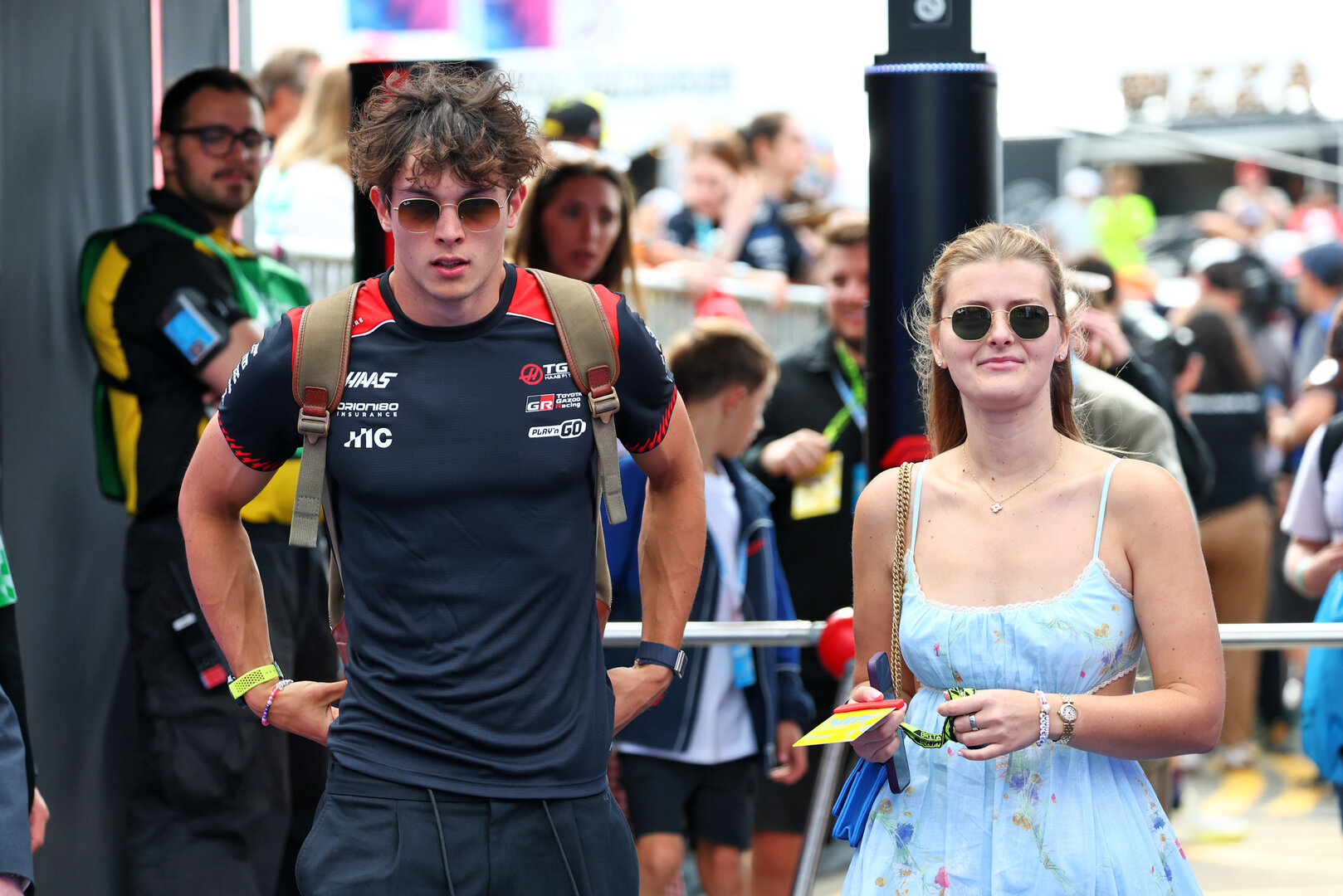 GP GRAN BRETAGNA, (L to R): Oliver Bearman (GBR) Haas F1 Team with Domenica Alicia Torriani.
04.07.2026. Formula 1 World Championship, Rd 9, British Grand Prix, Silverstone, England, Sprint e Qualifiche Day.
- www.xpbimages.com, EMail: requests@xpbimages.com © Copyright: Bearne / XPB Images