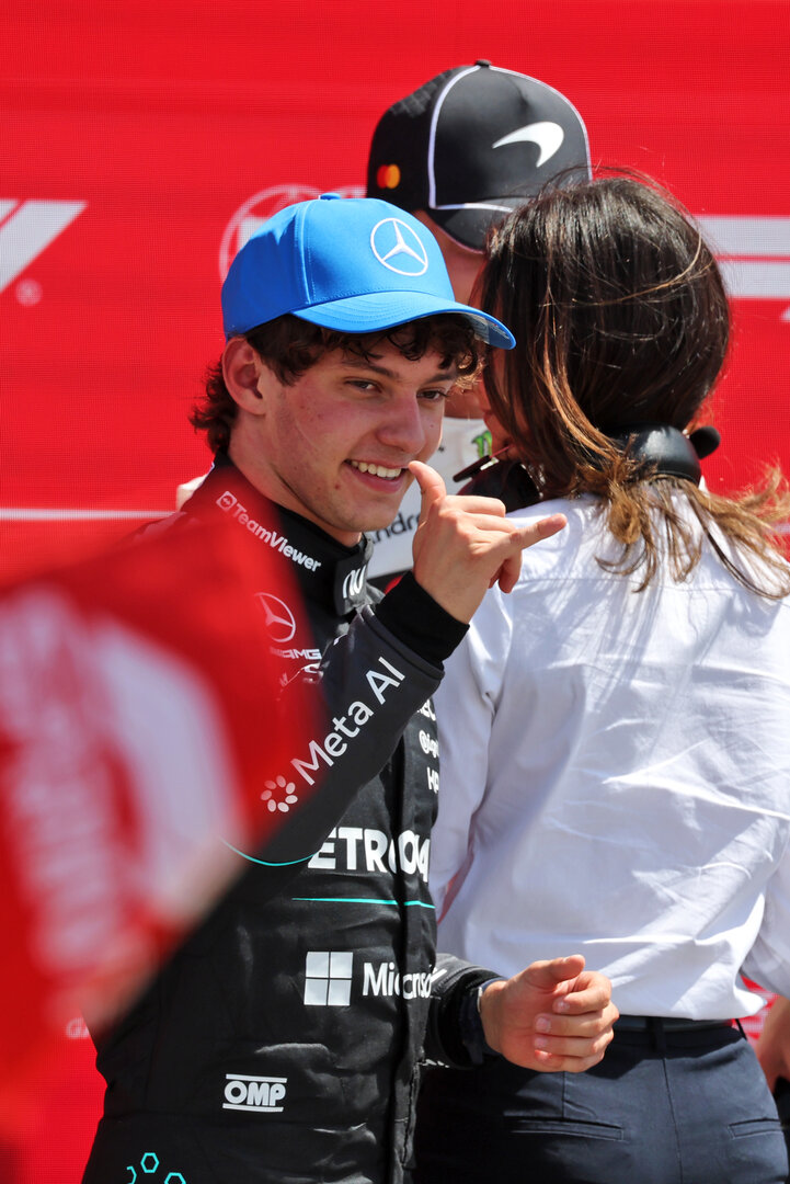 GP GRAN BRETAGNA, Gara winner Andrea Kimi Antonelli (ITA) Mercedes AMG Formula One Team in Sprint parc ferme.
04.07.2026. Formula 1 World Championship, Rd 9, British Grand Prix, Silverstone, England, Sprint e Qualifiche Day.
- www.xpbimages.com, EMail: requests@xpbimages.com © Copyright: Moy / XPB Images