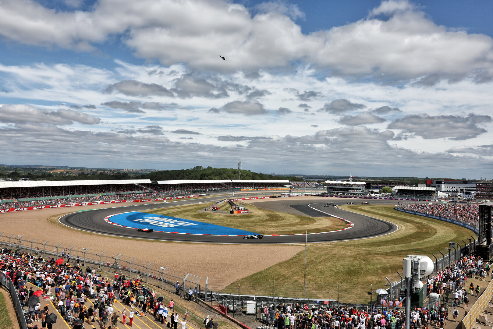 GP GRAN BRETAGNA, Lewis Hamilton (GBR) Ferrari SF-26 e Andrea Kimi Antonelli (ITA) Mercedes AMG Formula One Team W17.
04.07.2026. Formula 1 World Championship, Rd 9, British Grand Prix, Silverstone, England, Sprint e Qualifiche Day.
- www.xpbimages.com, EMail: requests@xpbimages.com © Copyright: Bearne / XPB Images