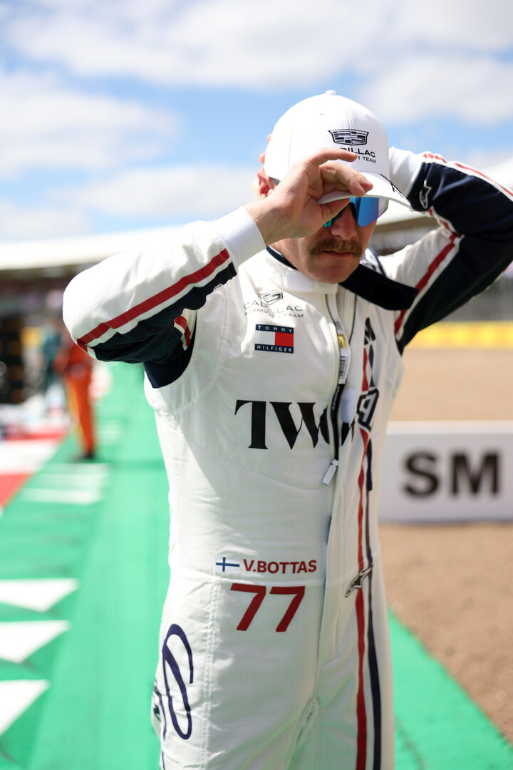 GP GRAN BRETAGNA, Valtteri Bottas (FIN) Cadillac Formula 1 Team on the grid.
04.07.2026. Formula 1 World Championship, Rd 9, British Grand Prix, Silverstone, England, Sprint e Qualifiche Day.
- www.xpbimages.com, EMail: requests@xpbimages.com © Copyright: Bearne / XPB Images