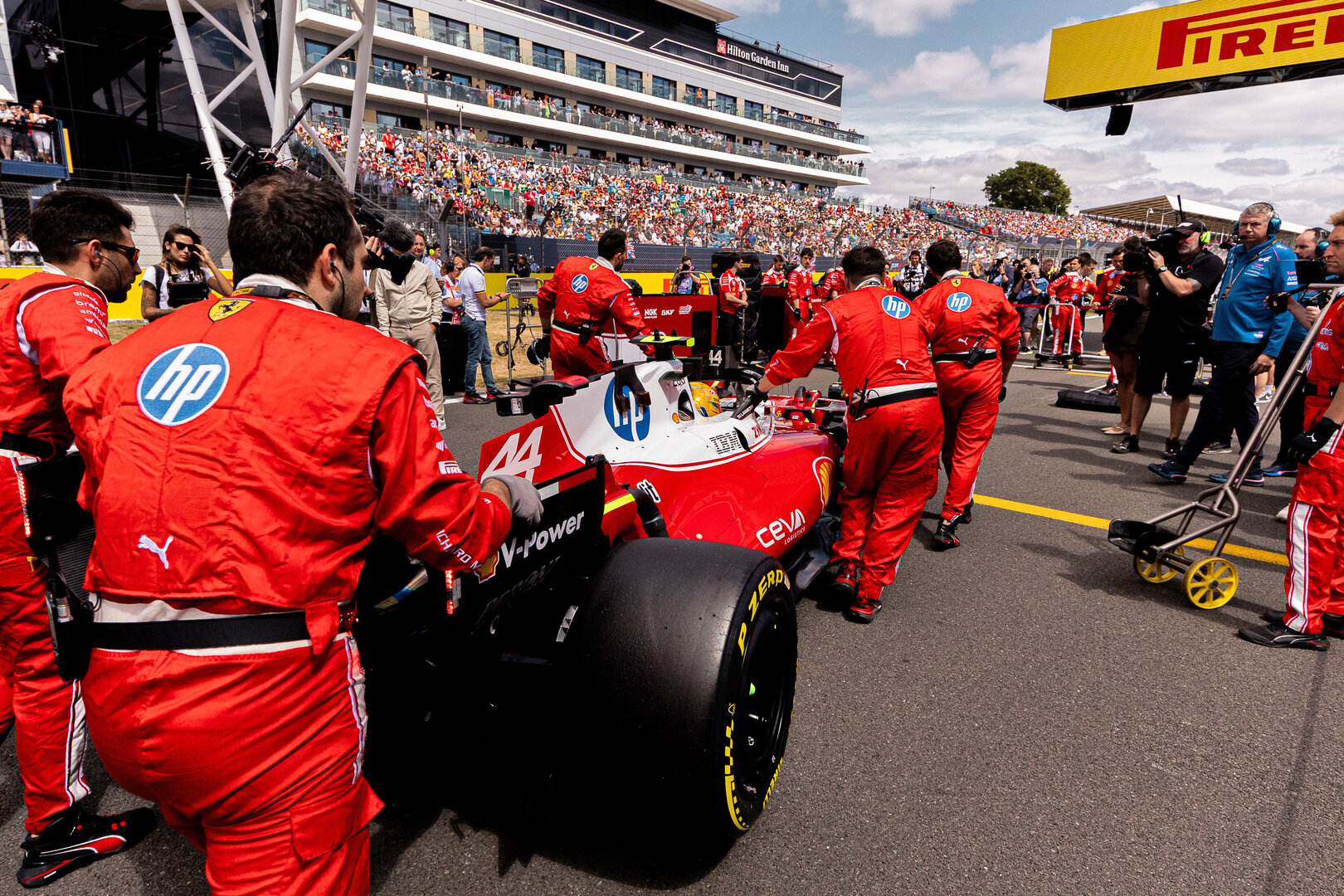 GP GRAN BRETAGNA, Lewis Hamilton (GBR) Ferrari SF-26 on the grid.
04.07.2026. Formula 1 World Championship, Rd 9, British Grand Prix, Silverstone, England, Sprint e Qualifiche Day.
 - www.xpbimages.com, EMail: requests@xpbimages.com © Copyright: Denny / XPB Images