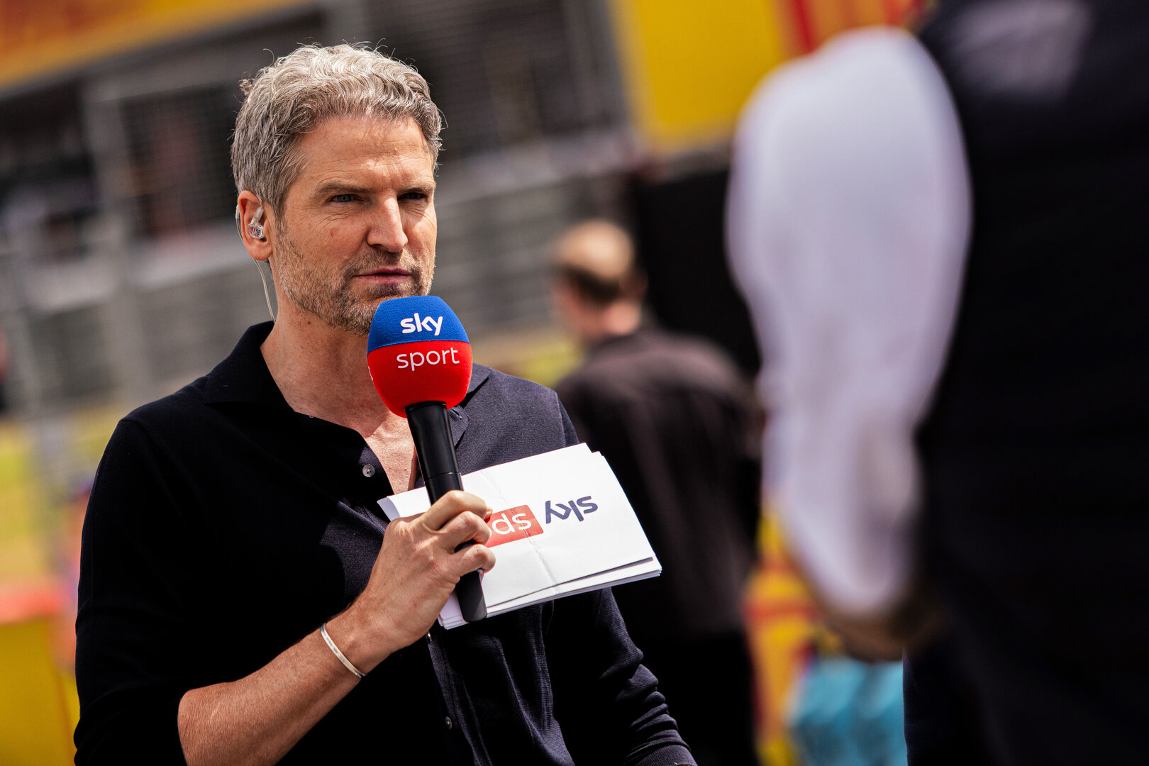 GP GRAN BRETAGNA, Peter Hardenacke (GER) Sky Sports F1 Germany Presenter on the grid.
04.07.2026. Formula 1 World Championship, Rd 9, British Grand Prix, Silverstone, England, Sprint e Qualifiche Day.
 - www.xpbimages.com, EMail: requests@xpbimages.com © Copyright: Denny / XPB Images