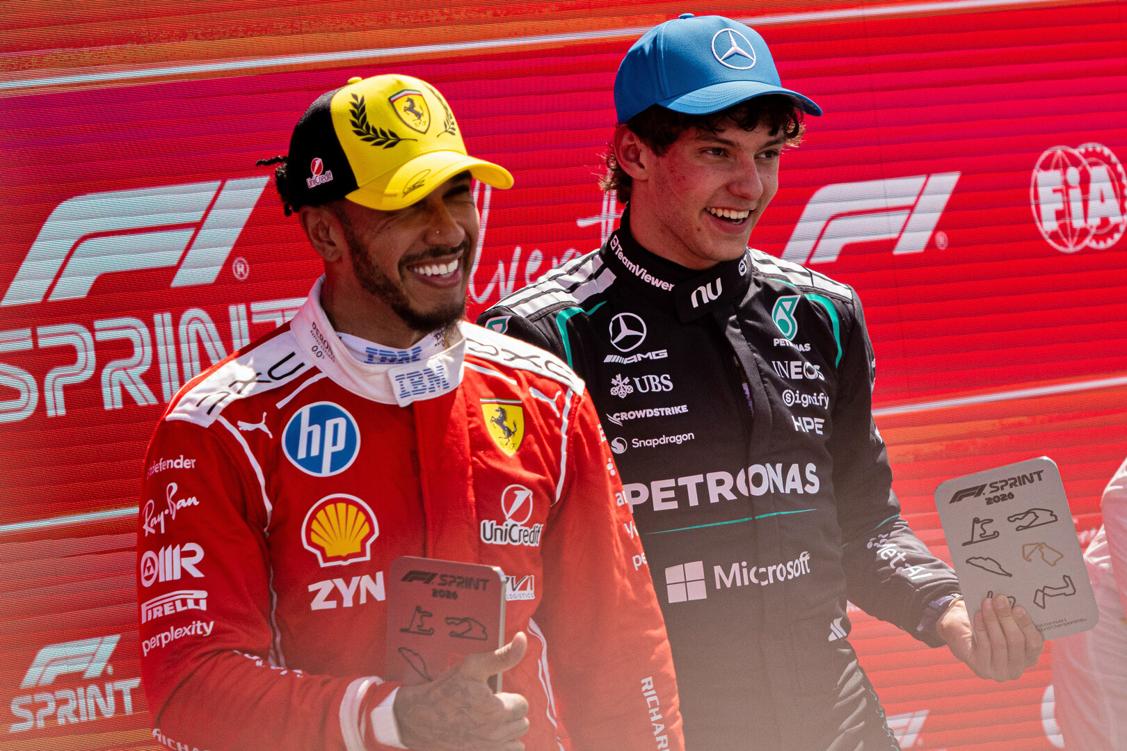 GP GRAN BRETAGNA, (L to R): second placed Lewis Hamilton (GBR) Ferrari celebrates with vincitore Andrea Kimi Antonelli (ITA) Mercedes AMG Formula One Team in Sprint parc ferme.
04.07.2026. Formula 1 World Championship, Rd 9, British Grand Prix, Silverstone, England, Sprint e Qualifiche Day.
 - www.xpbimages.com, EMail: requests@xpbimages.com © Copyright: Denny / XPB Images