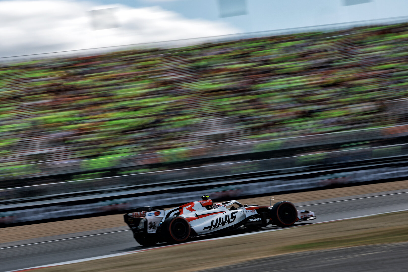 GP GRAN BRETAGNA, Oliver Bearman (GBR) Haas F1 Team VF-26.
04.07.2026. Formula 1 World Championship, Rd 9, British Grand Prix, Silverstone, England, Sprint e Qualifiche Day.
- www.xpbimages.com, EMail: requests@xpbimages.com © Copyright: Charniaux / XPB Images