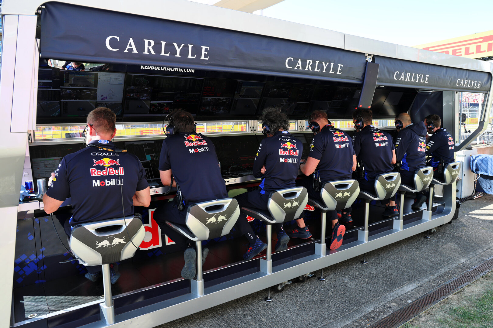 GP GRAN BRETAGNA, Red Bull Racing pit gantry.
04.07.2026. Formula 1 World Championship, Rd 9, British Grand Prix, Silverstone, England, Sprint e Qualifiche Day.
- www.xpbimages.com, EMail: requests@xpbimages.com © Copyright: Batchelor / XPB Images